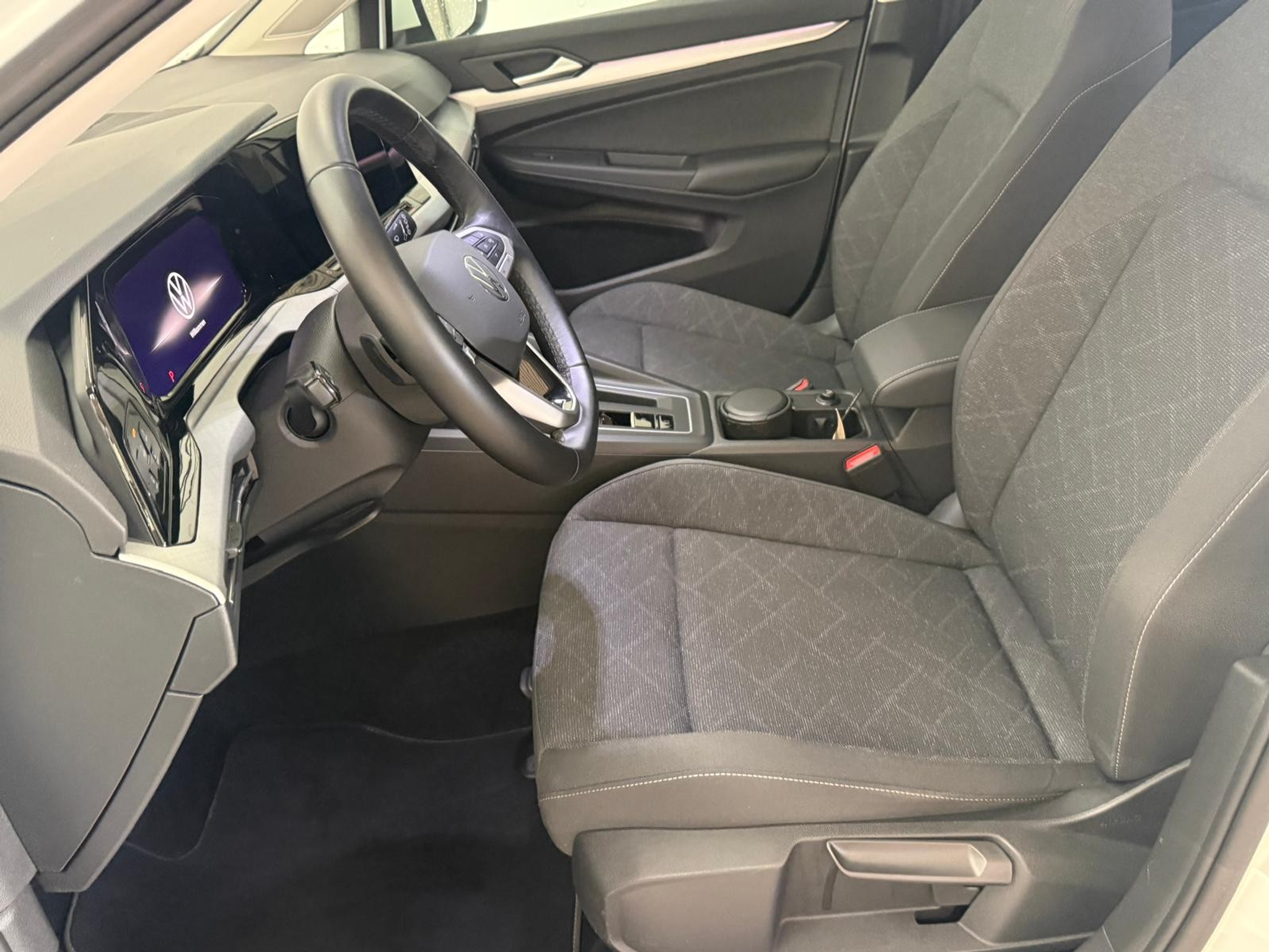 listing desktop thumbnail image 5