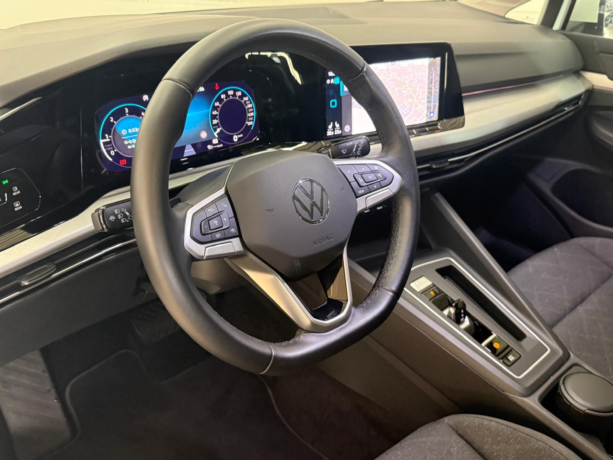 listing desktop thumbnail image 4