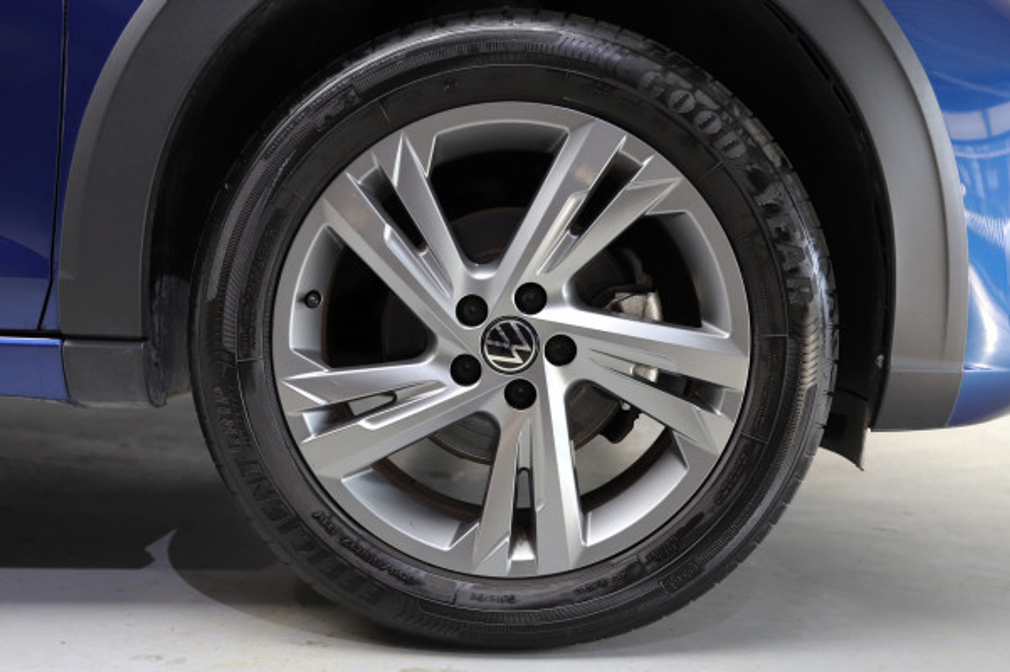 listing desktop thumbnail image 12