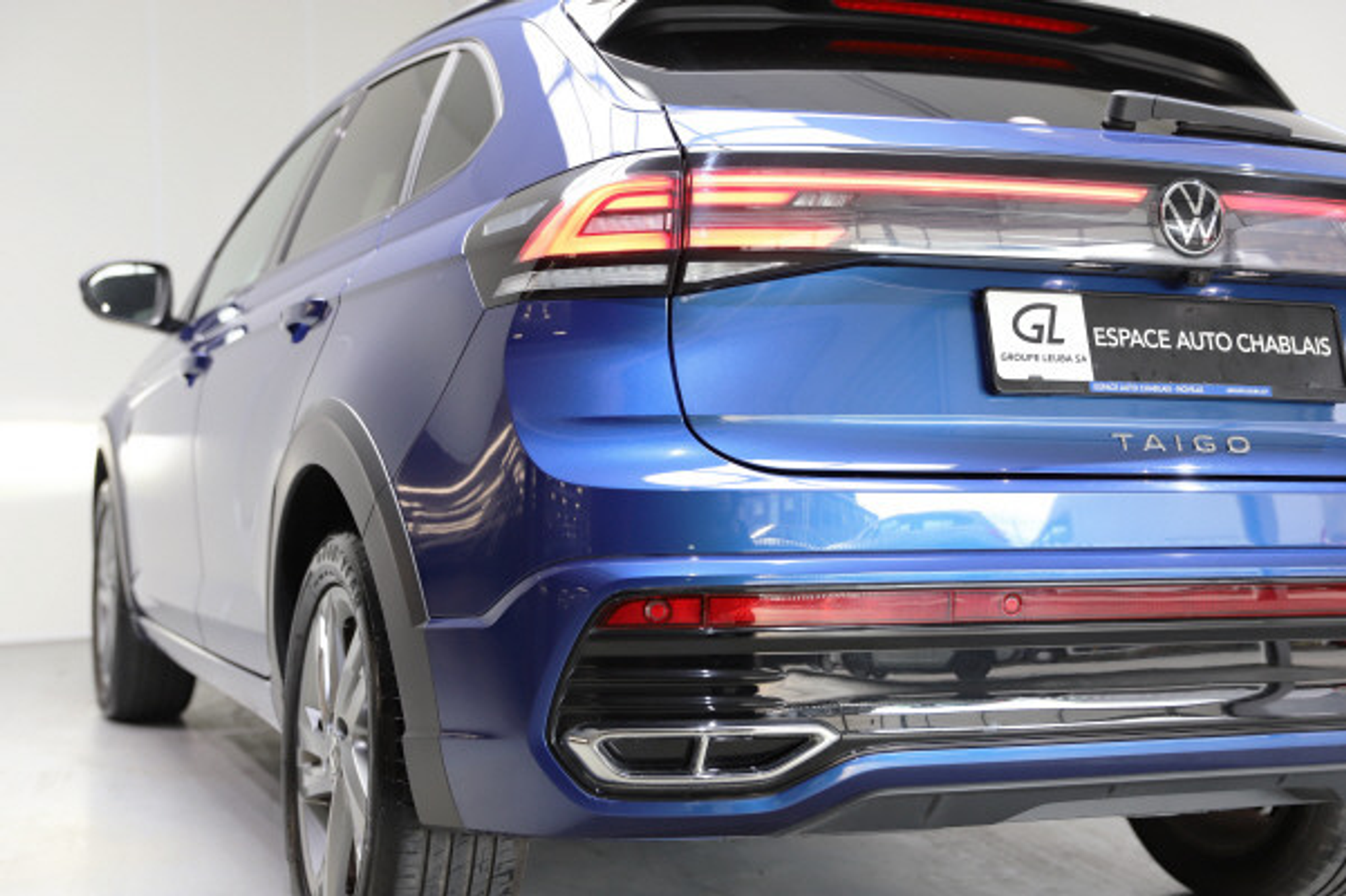 listing desktop thumbnail image 3