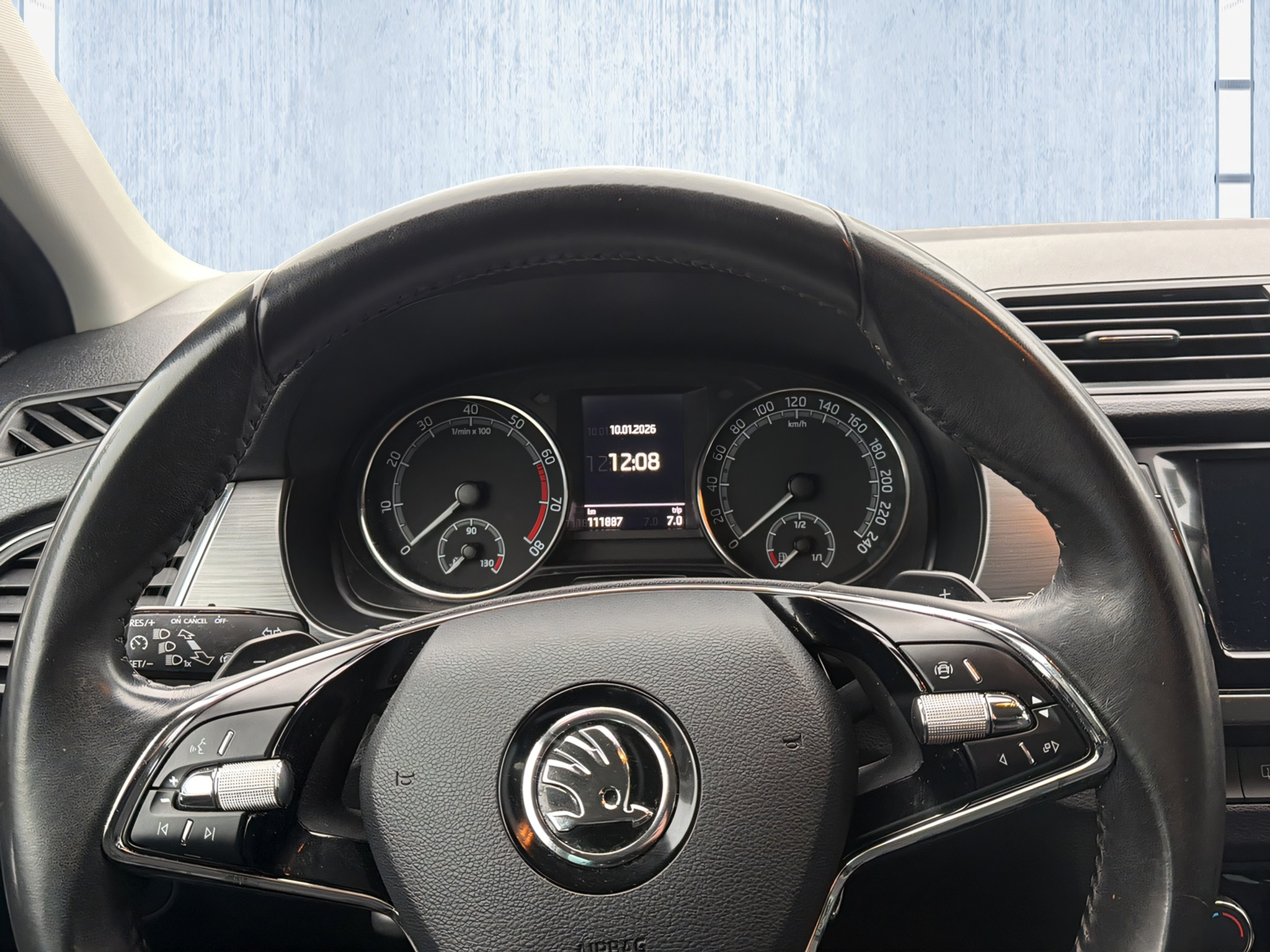 listing desktop thumbnail image 12