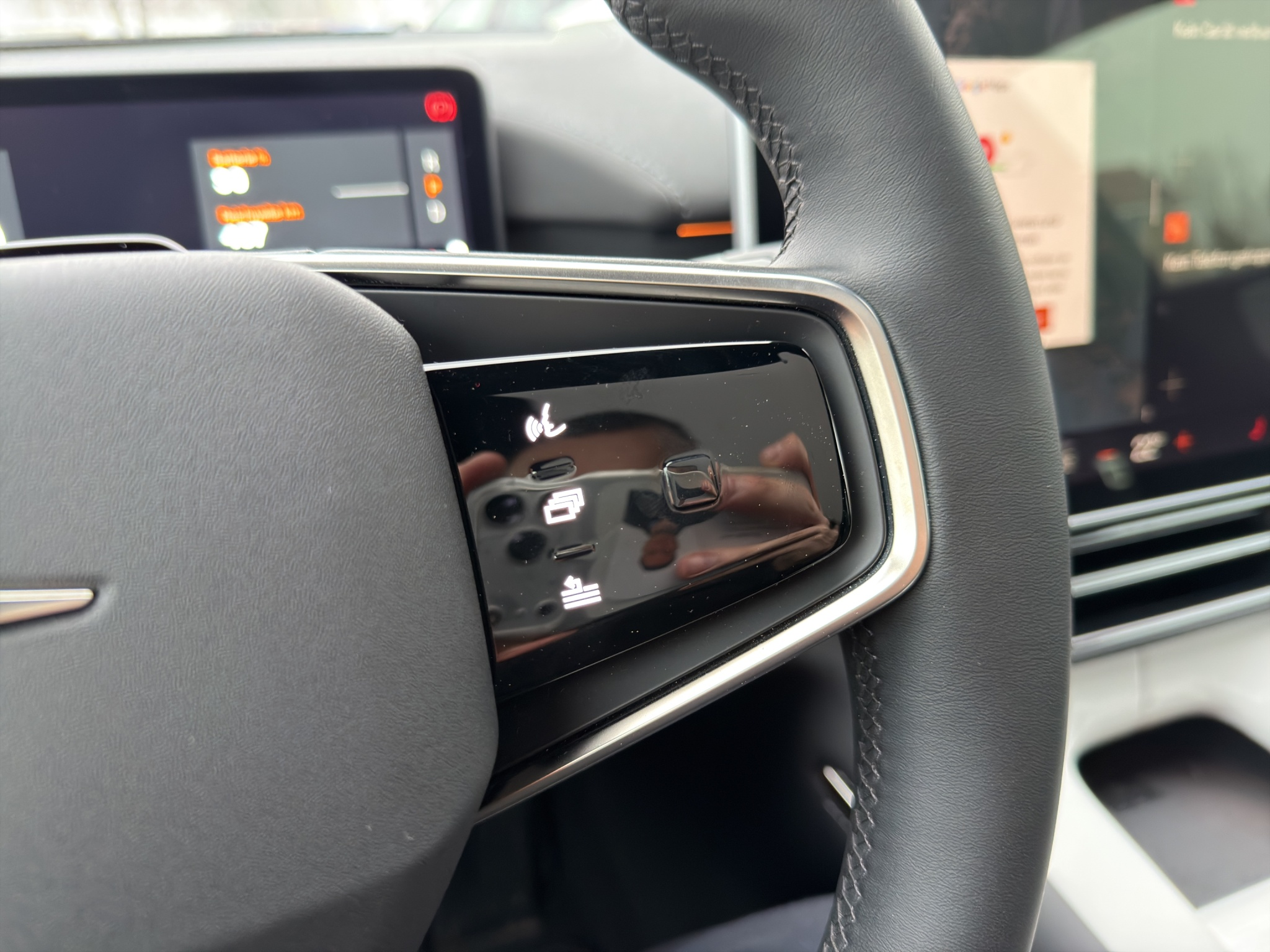 listing desktop thumbnail image 25