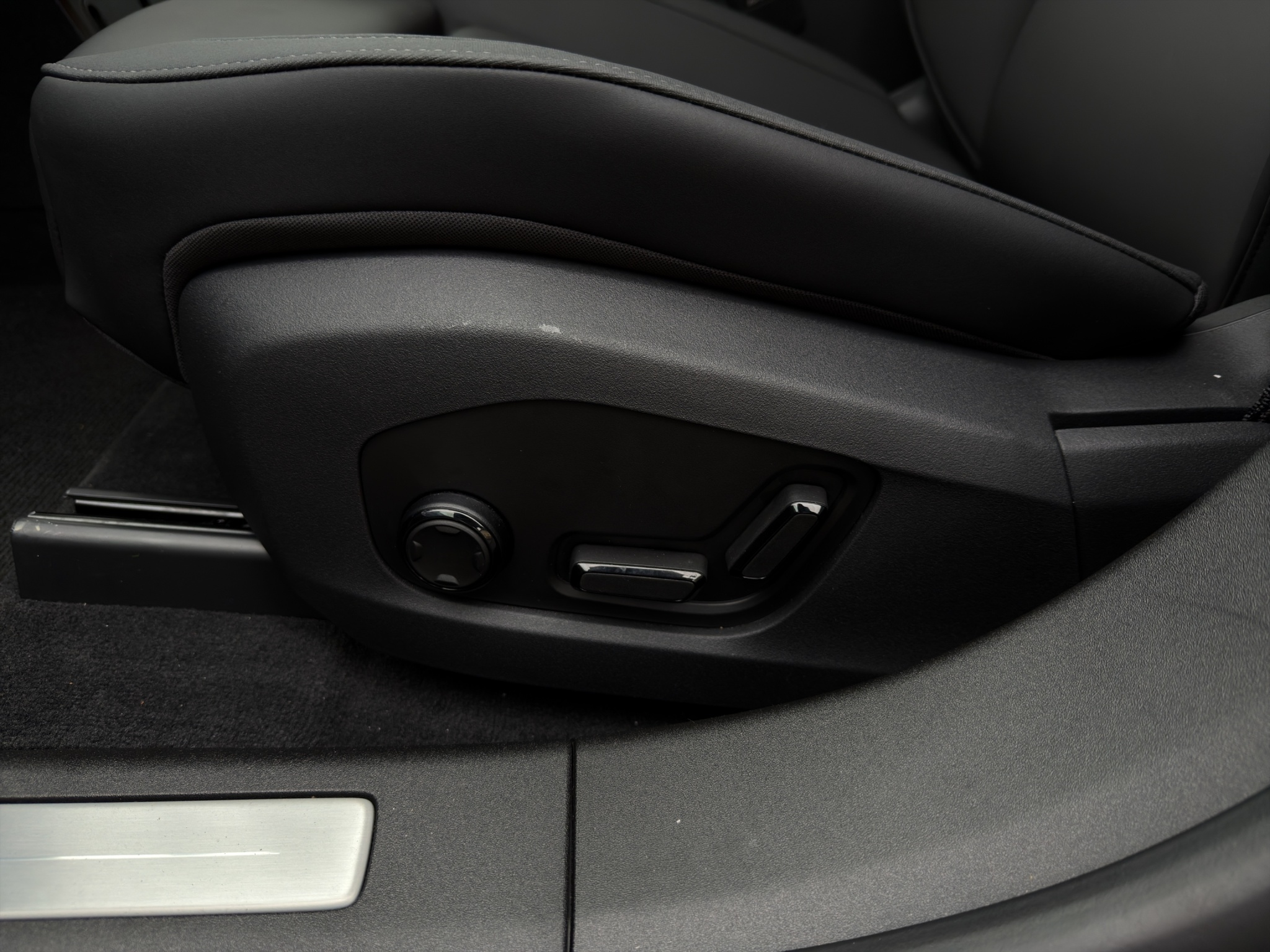 listing desktop thumbnail image 17