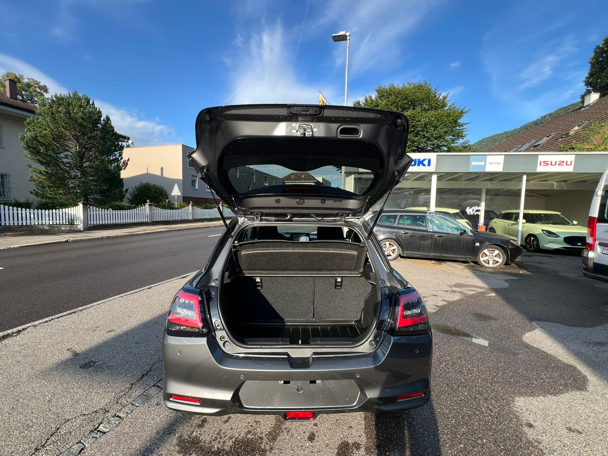 listing desktop thumbnail image 12