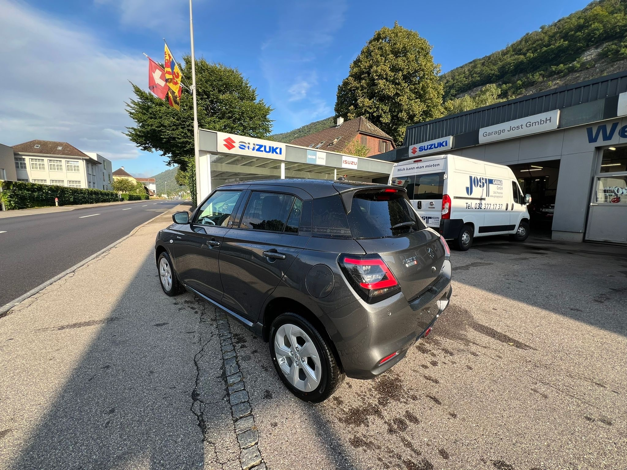 listing desktop thumbnail image 2