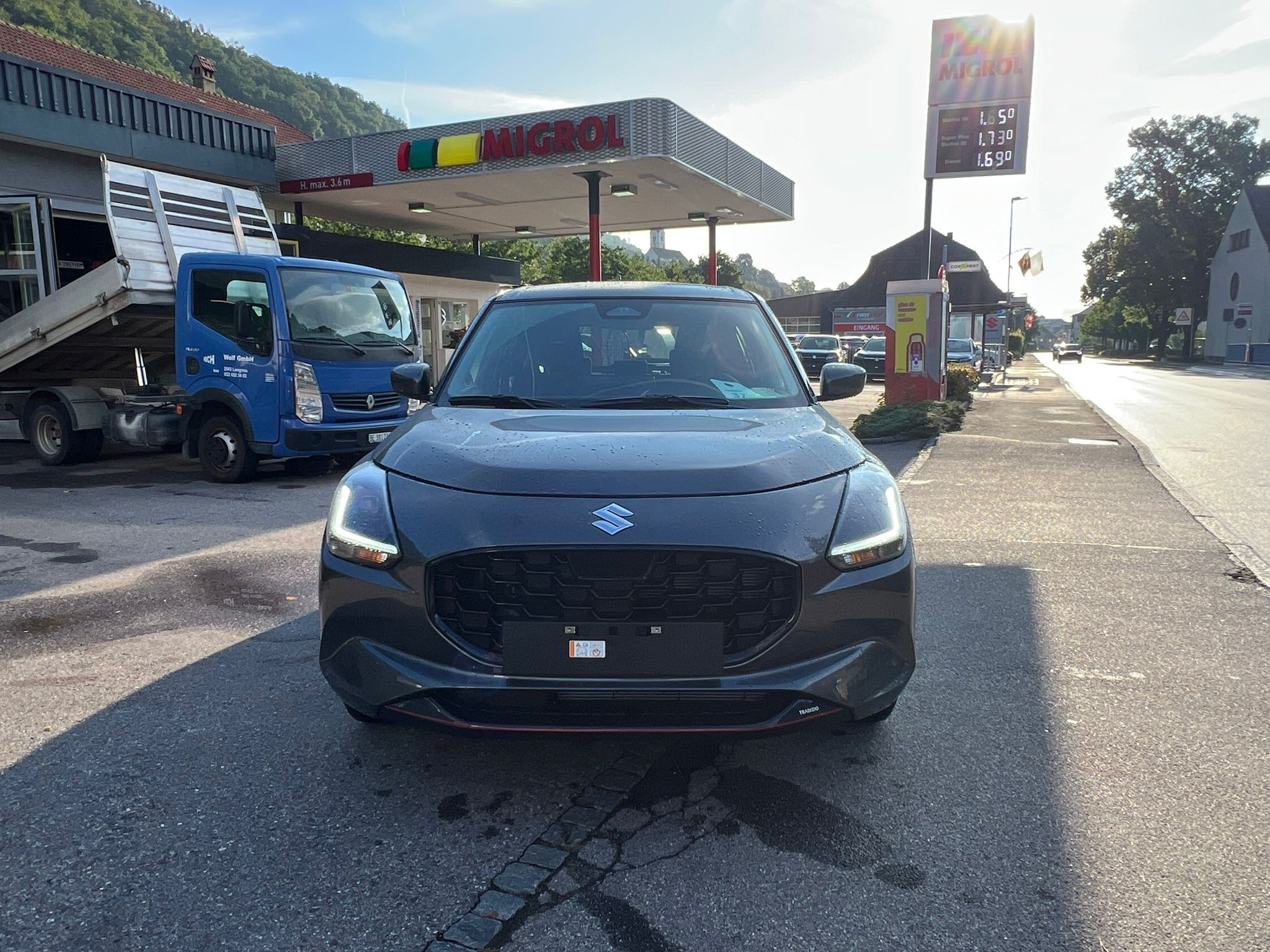 listing desktop thumbnail image 7