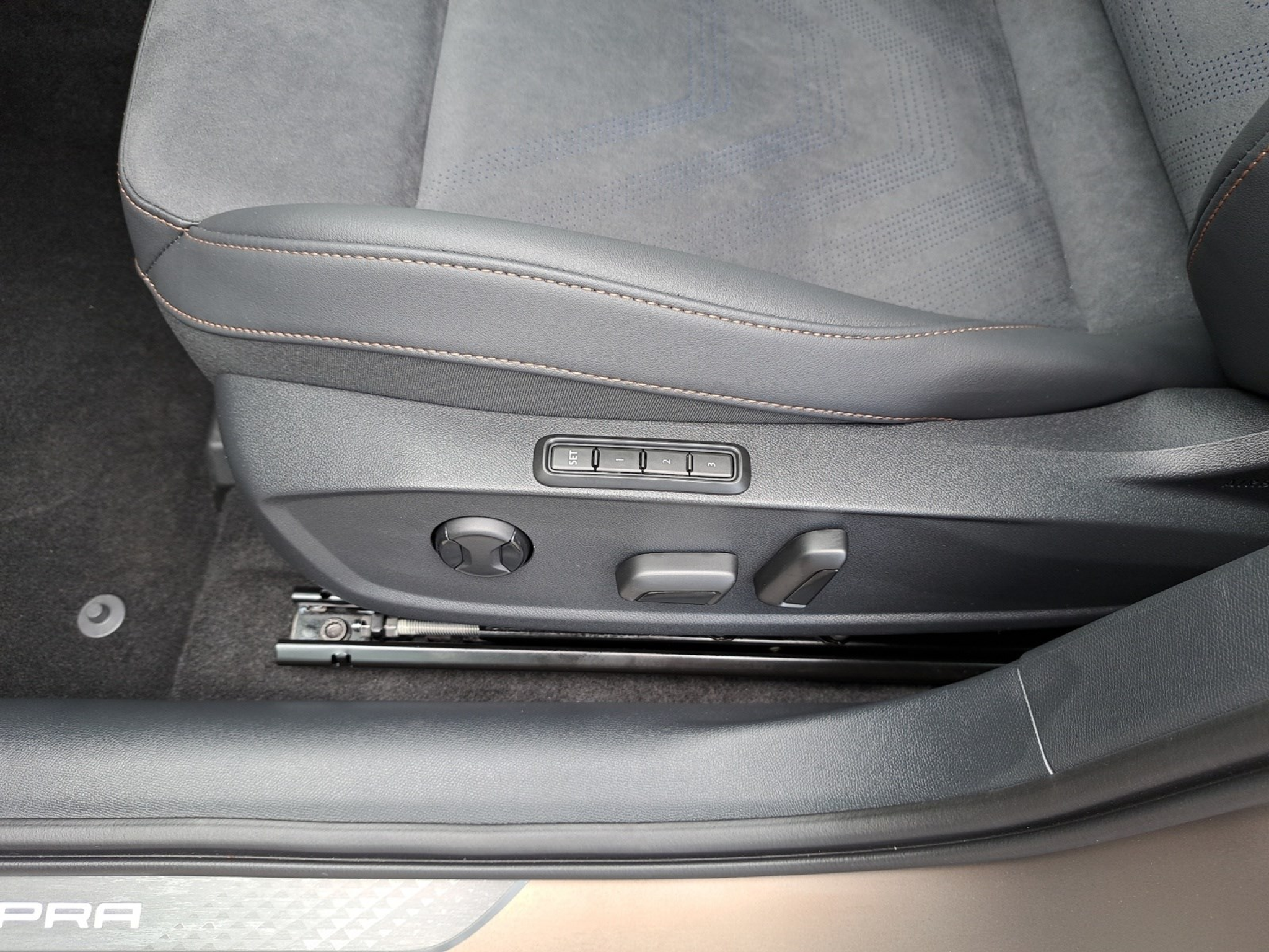 listing desktop thumbnail image 17