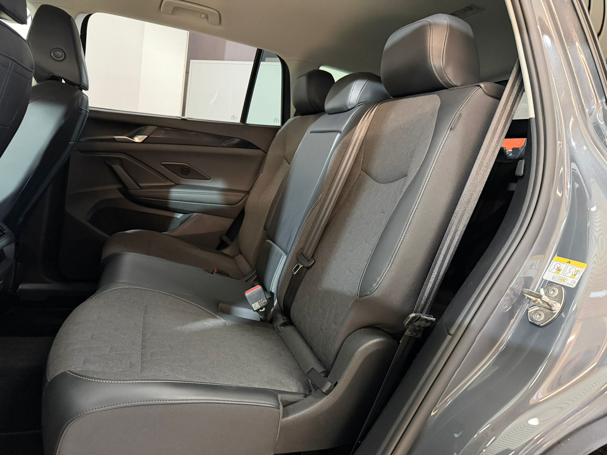 listing desktop thumbnail image 9