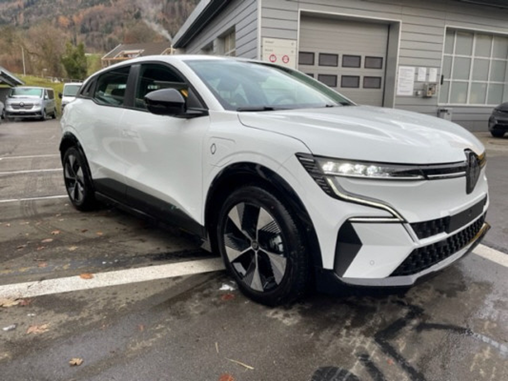 listing desktop thumbnail image 3