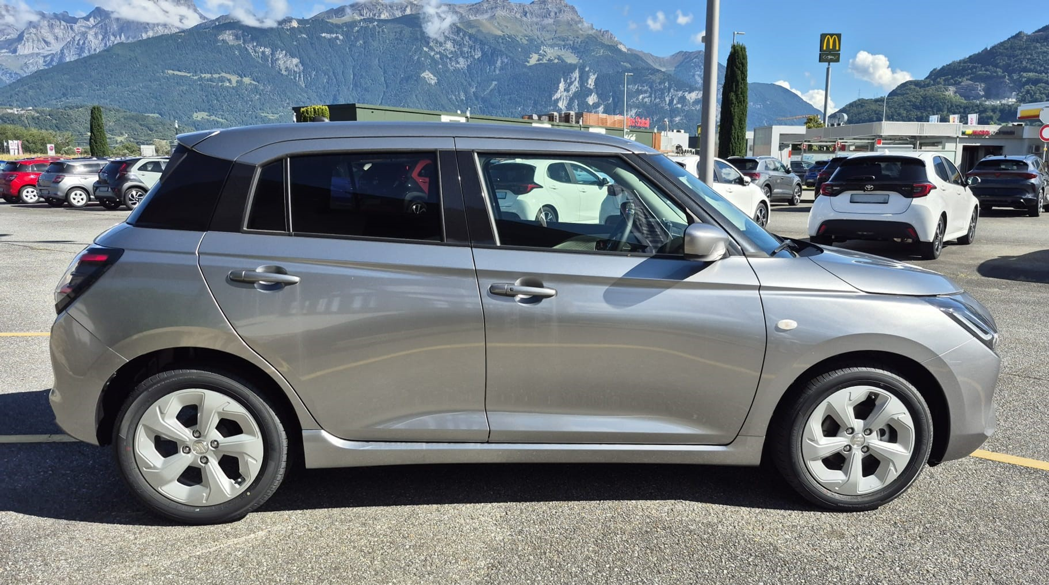 listing desktop thumbnail image 4