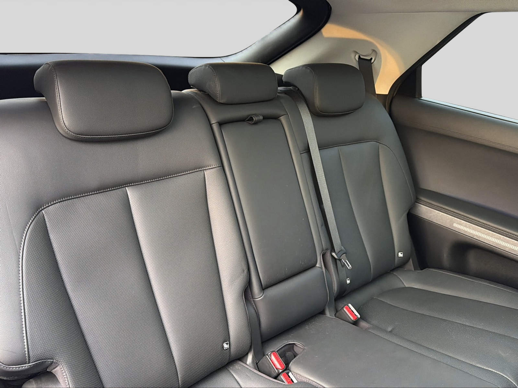 listing desktop thumbnail image 11