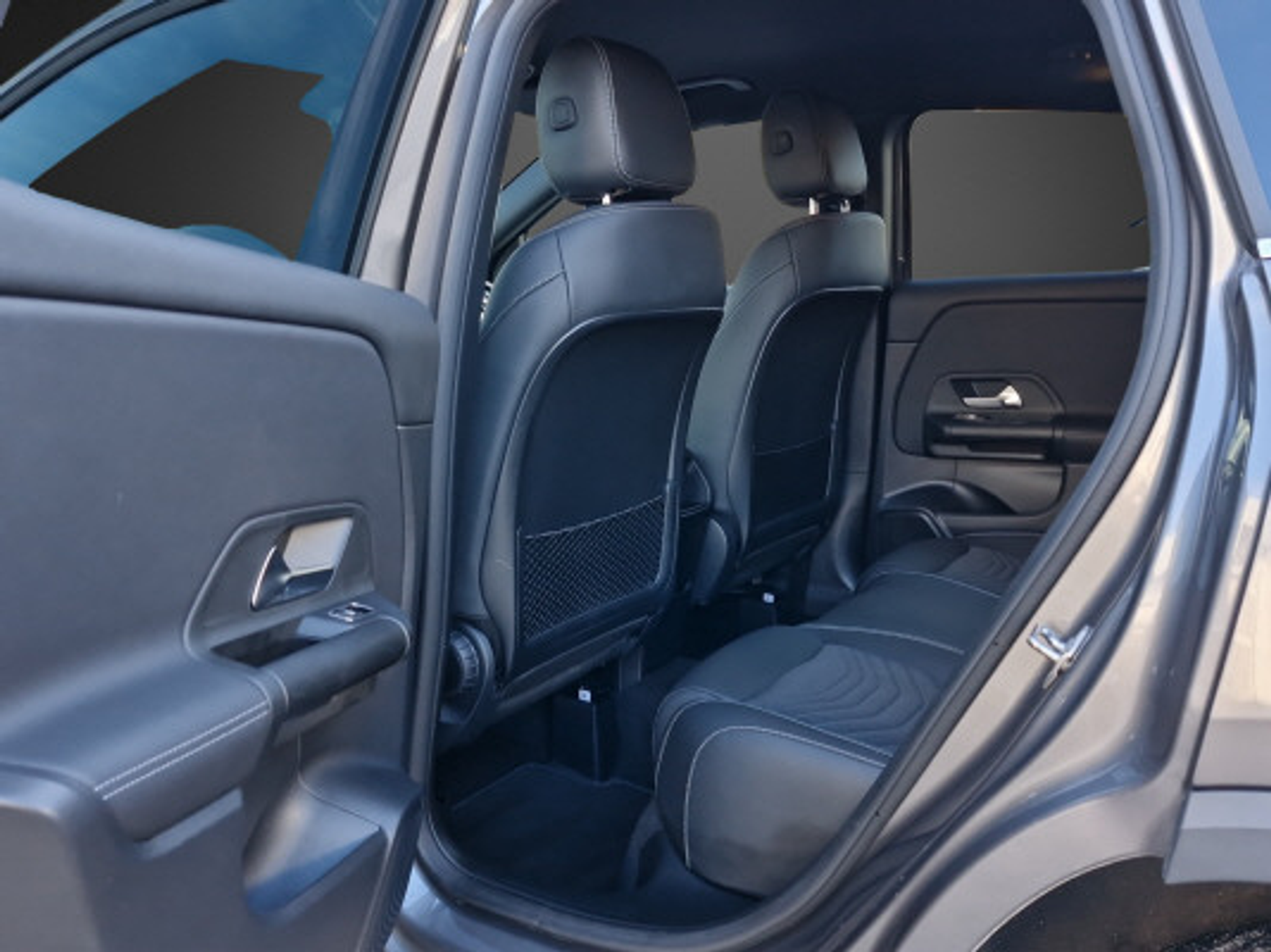 listing desktop thumbnail image 10