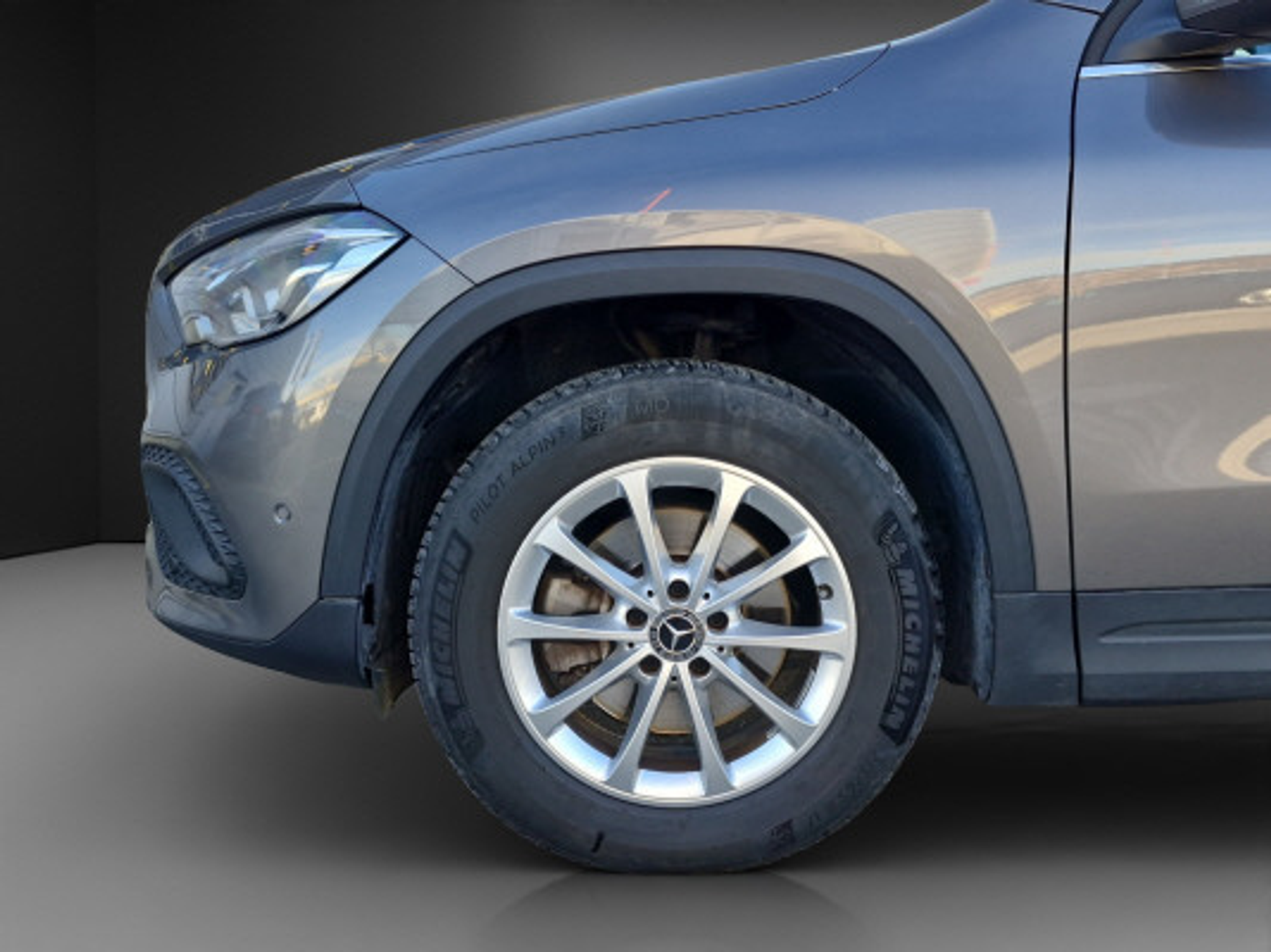 listing desktop thumbnail image 6