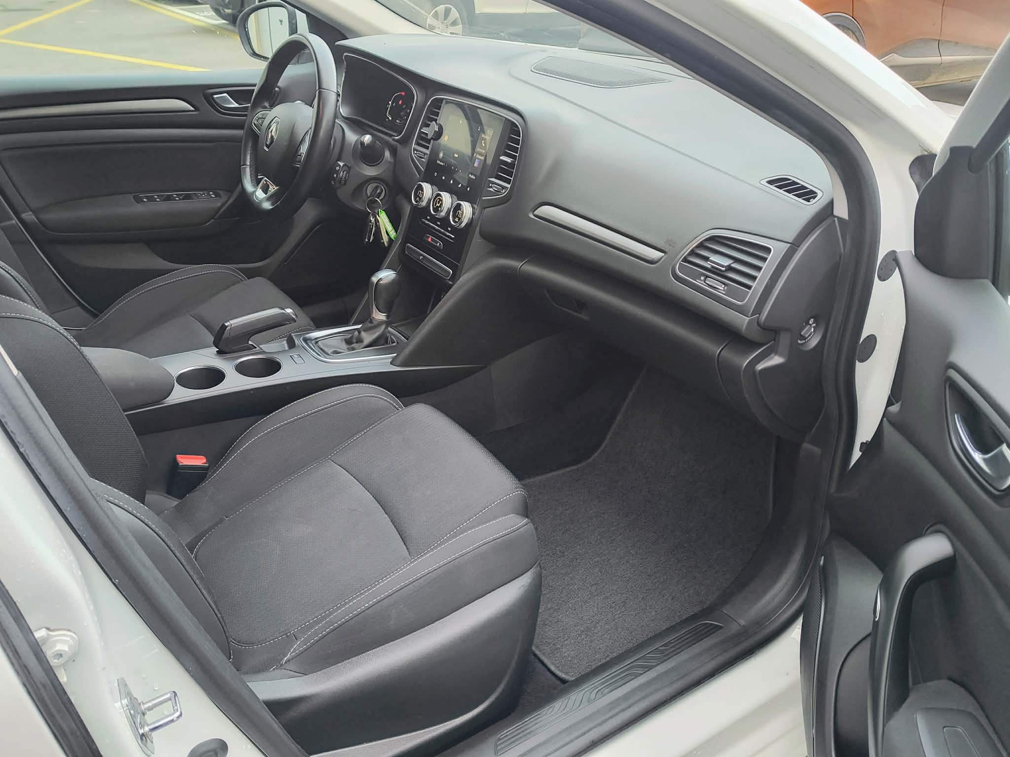 listing desktop thumbnail image 6