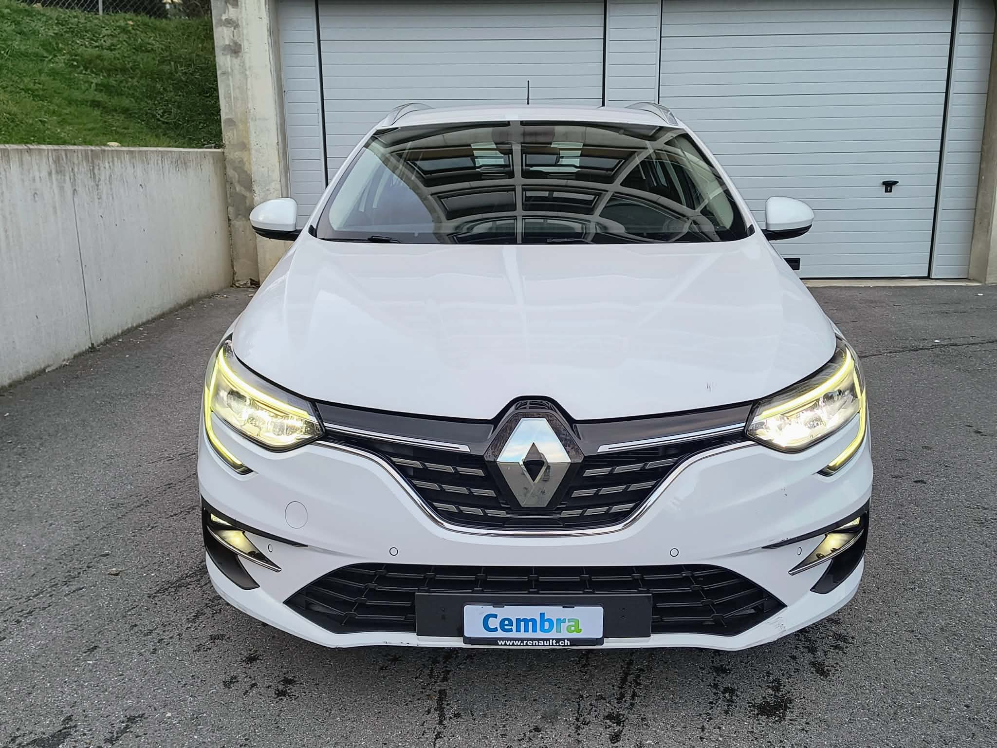 listing desktop thumbnail image 1