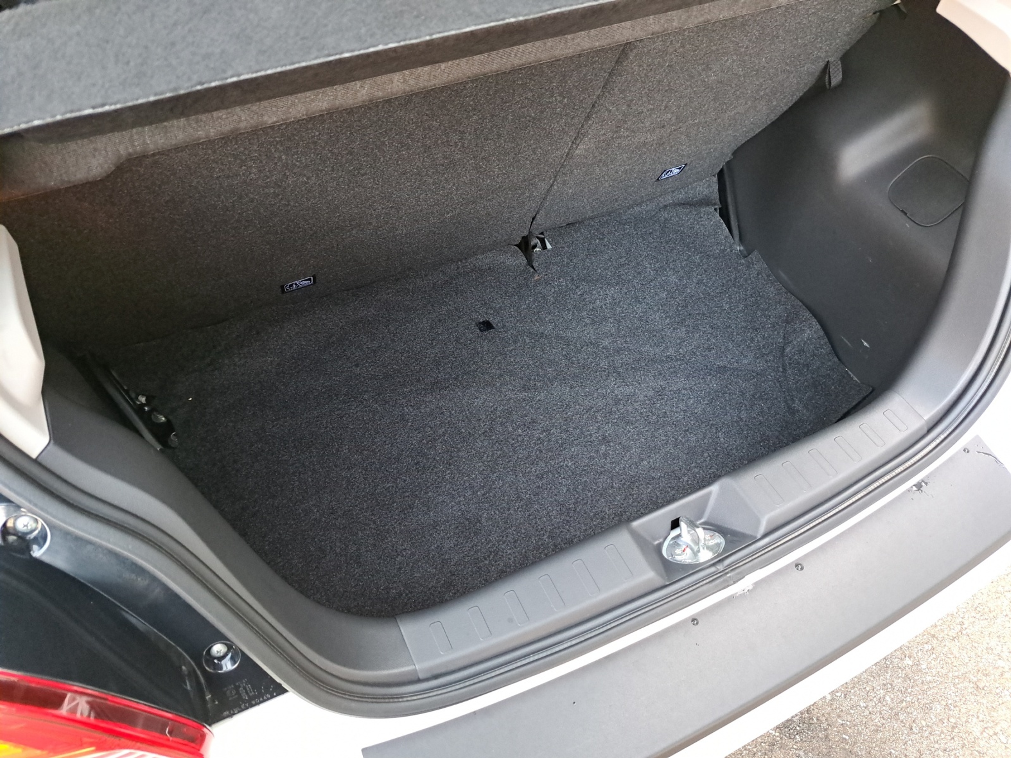 listing desktop thumbnail image 17