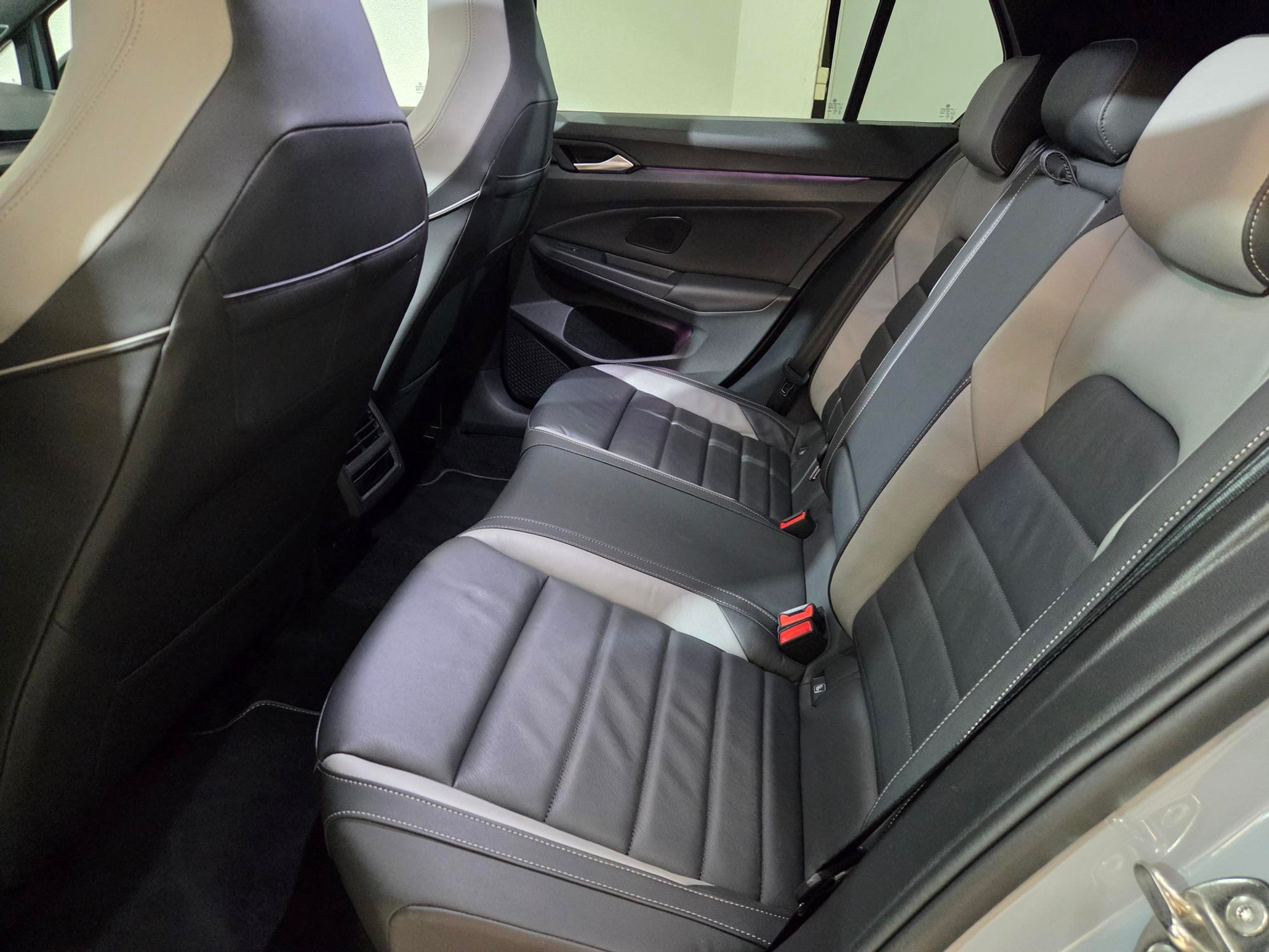 listing desktop thumbnail image 9