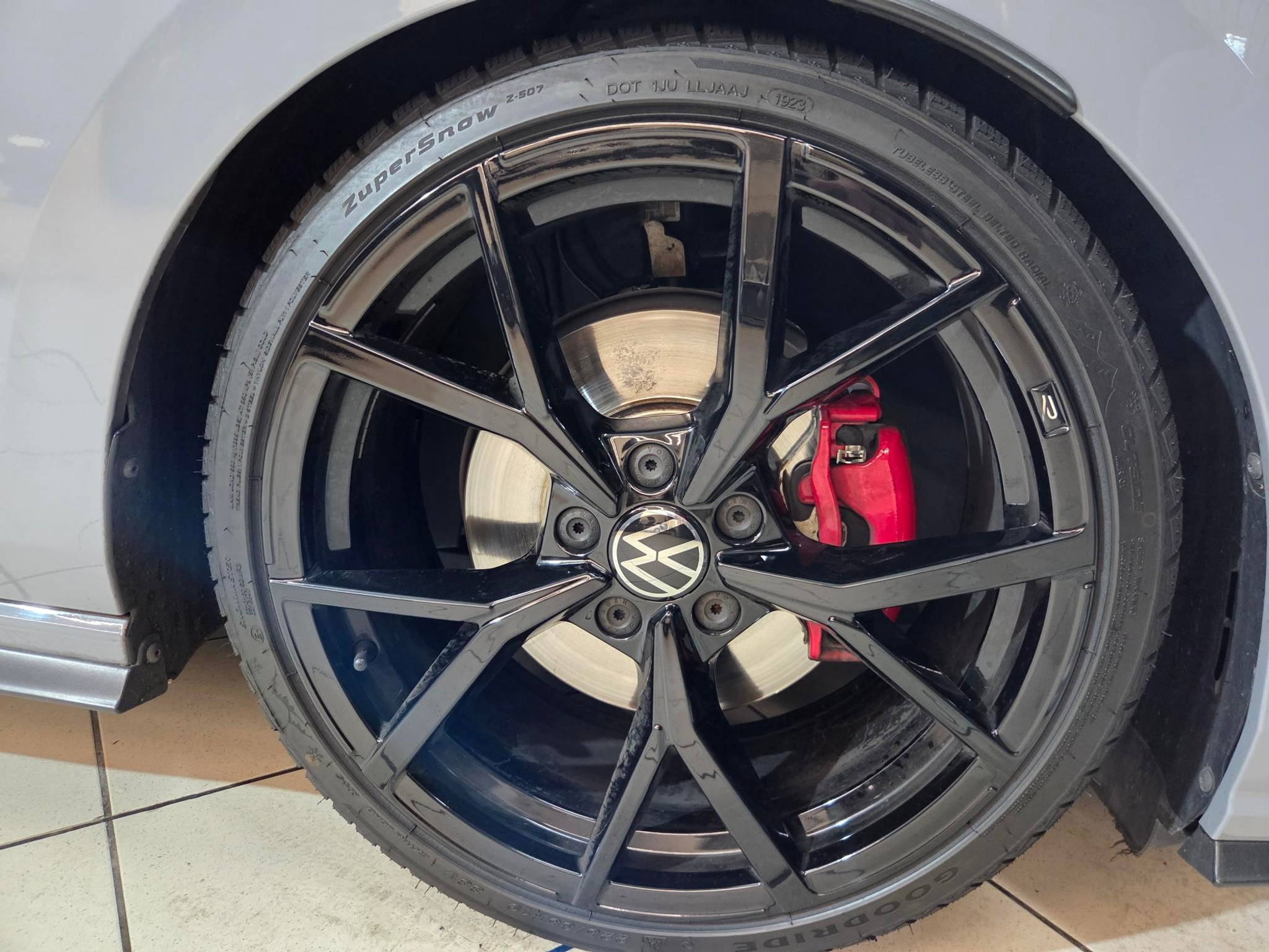 listing desktop thumbnail image 4