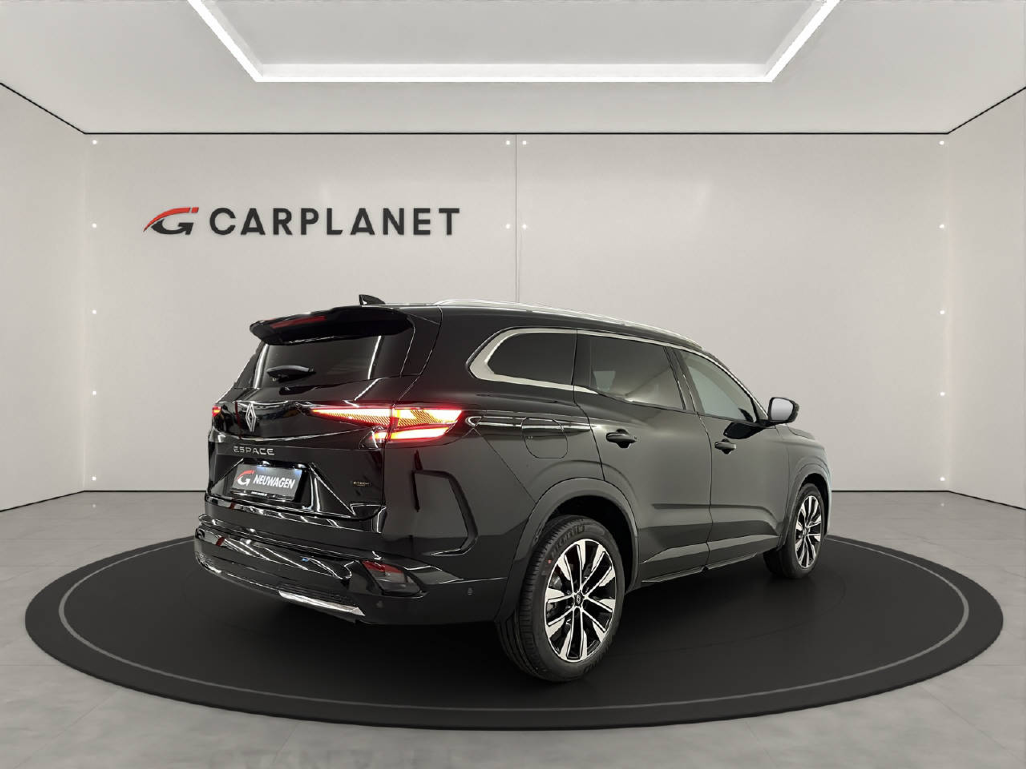 listing desktop thumbnail image 3