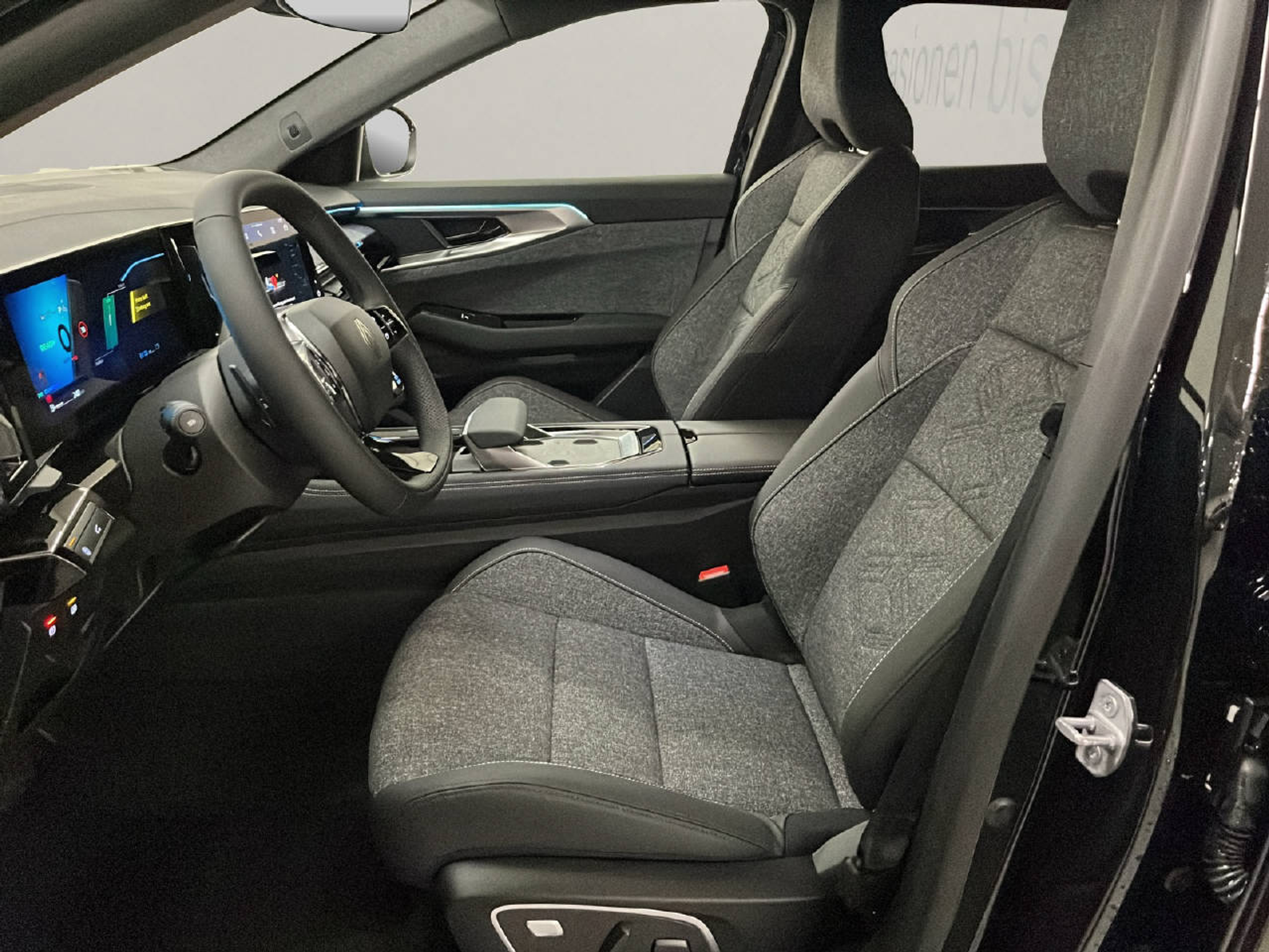 listing desktop thumbnail image 4