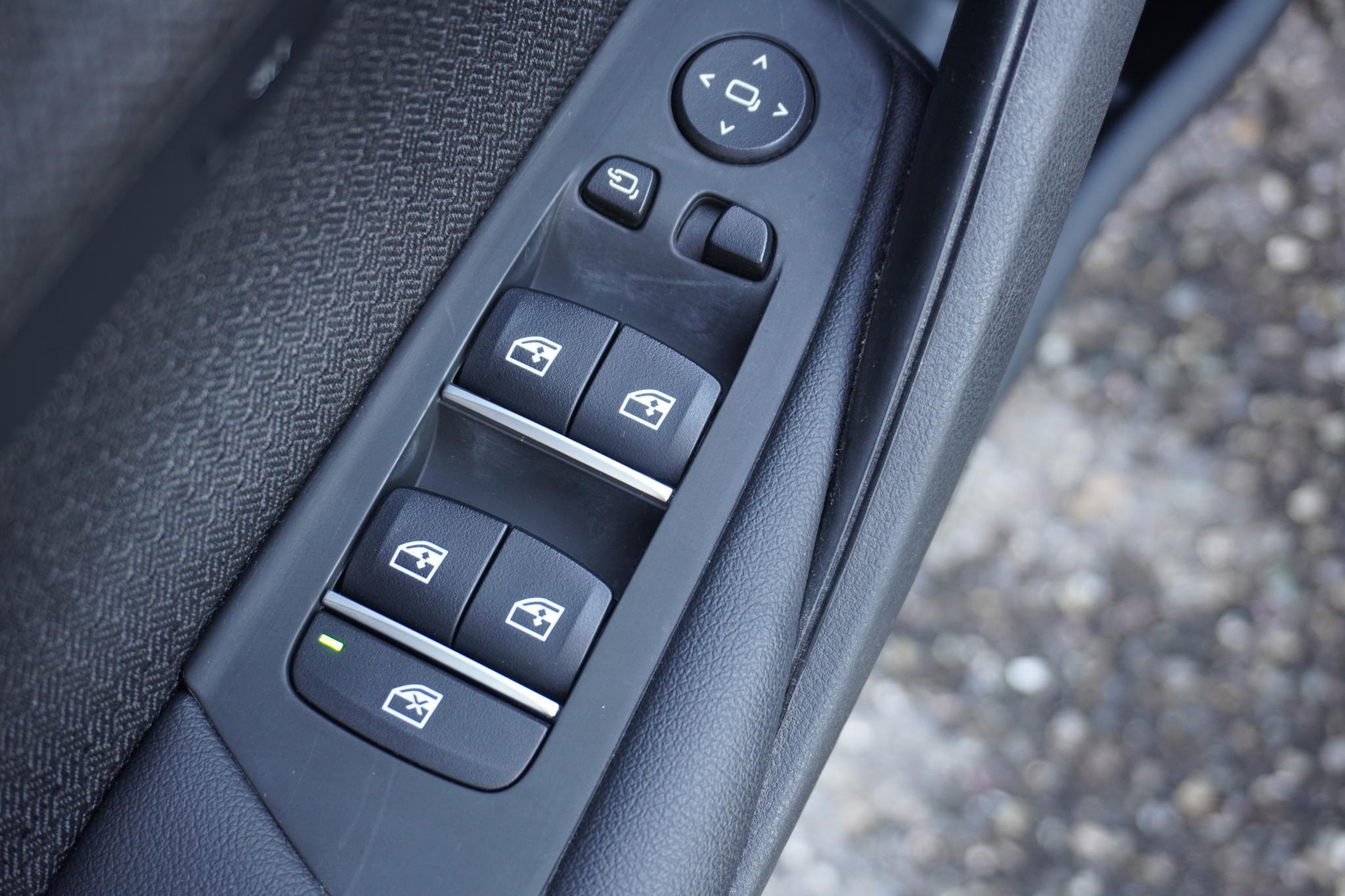 listing desktop thumbnail image 9