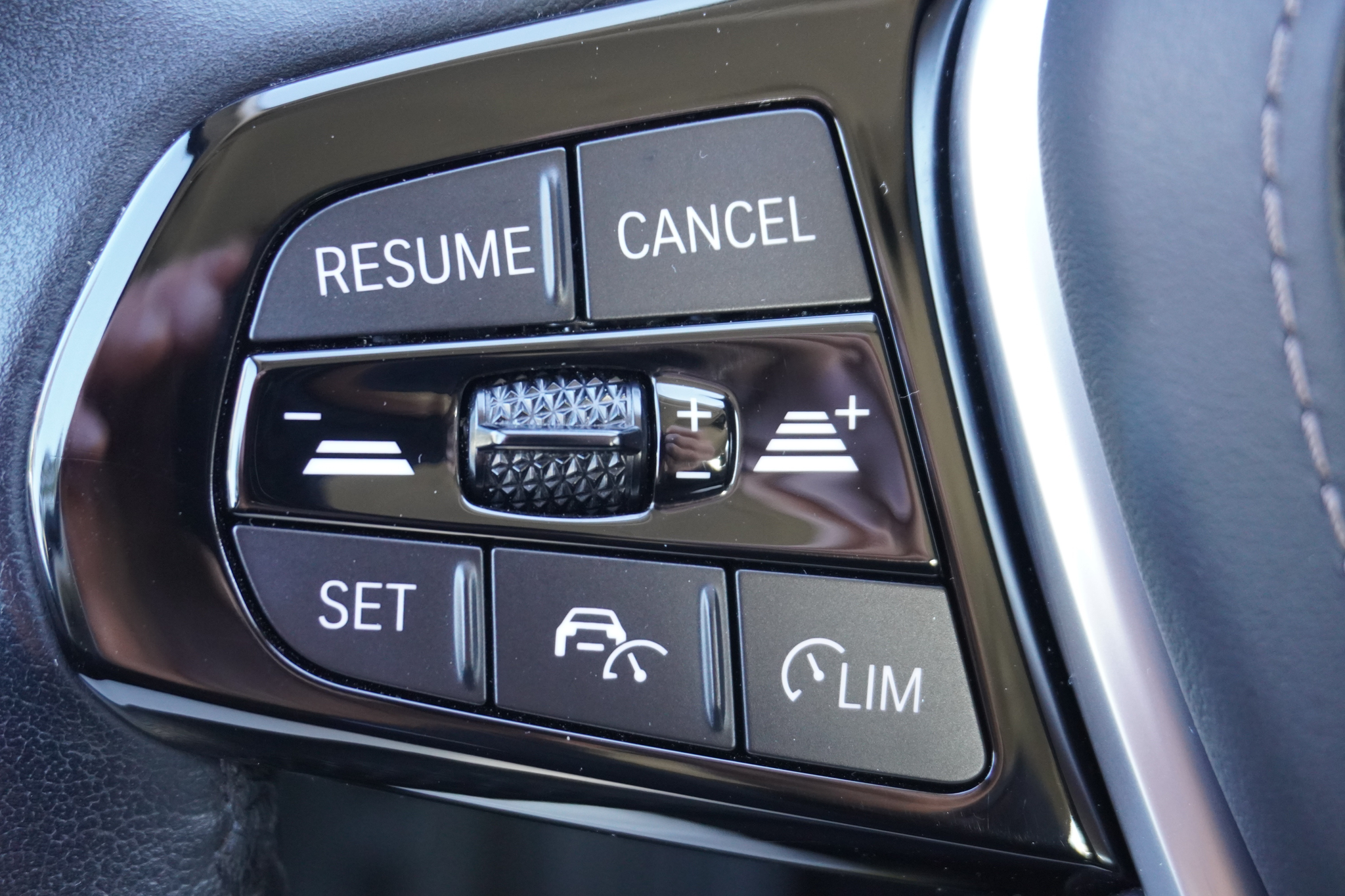 listing desktop thumbnail image 18