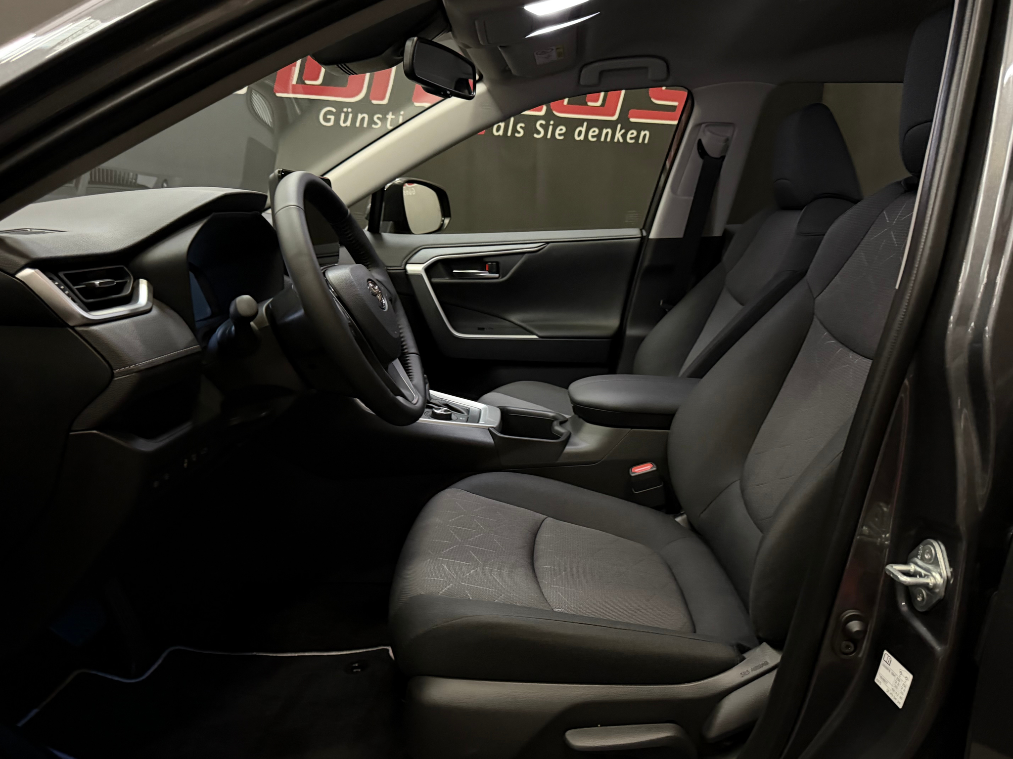 listing desktop thumbnail image 11