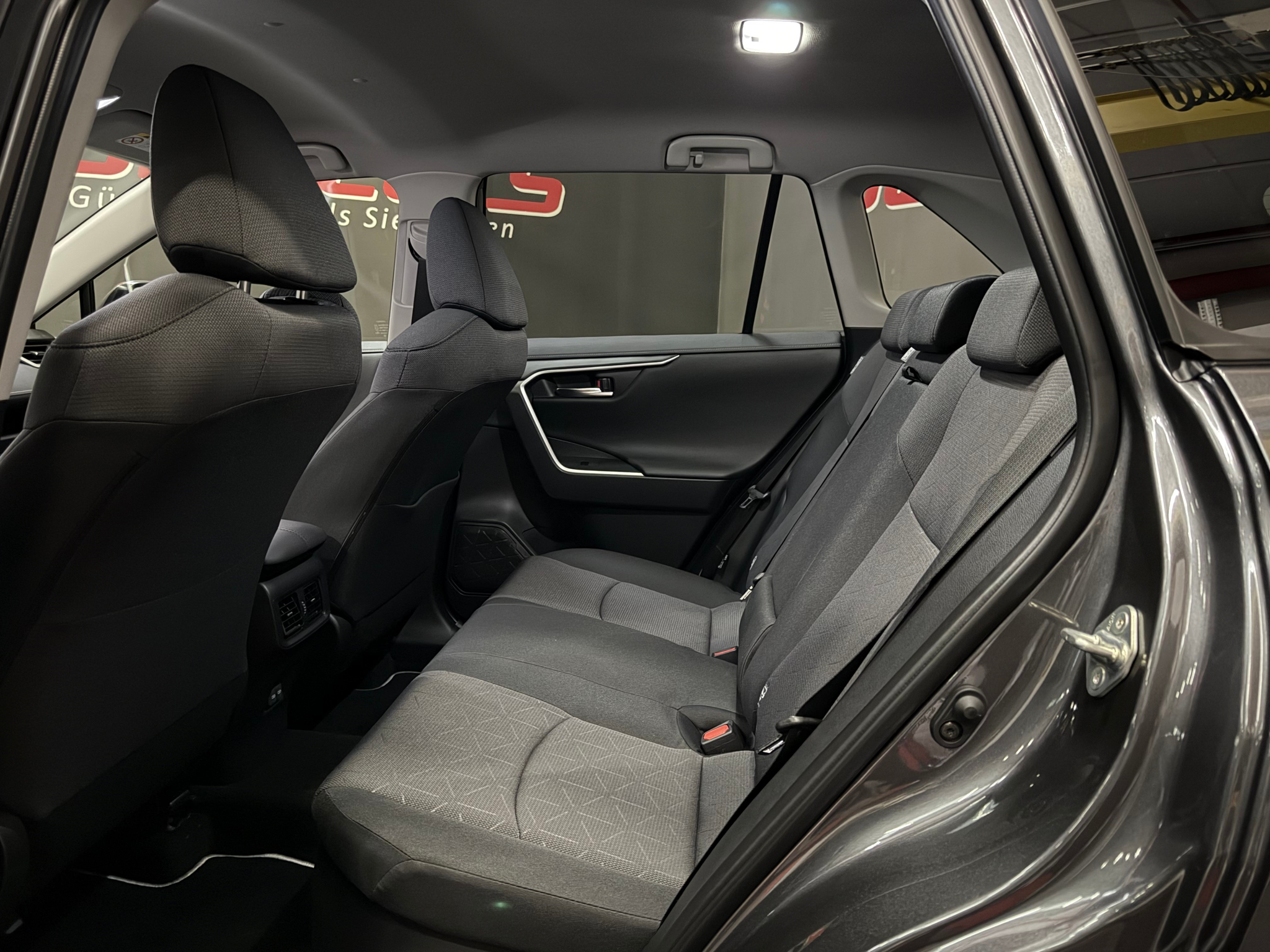 listing desktop thumbnail image 12