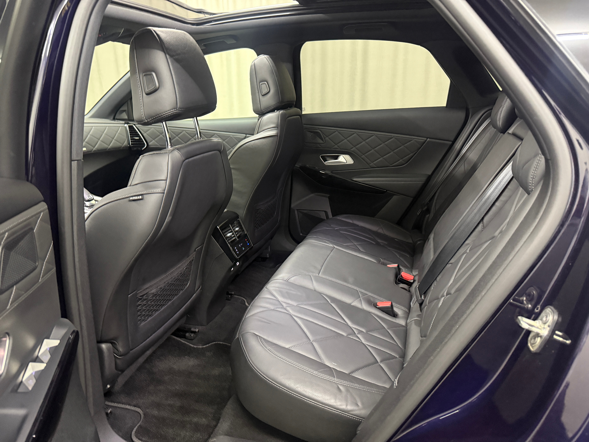 listing desktop thumbnail image 7