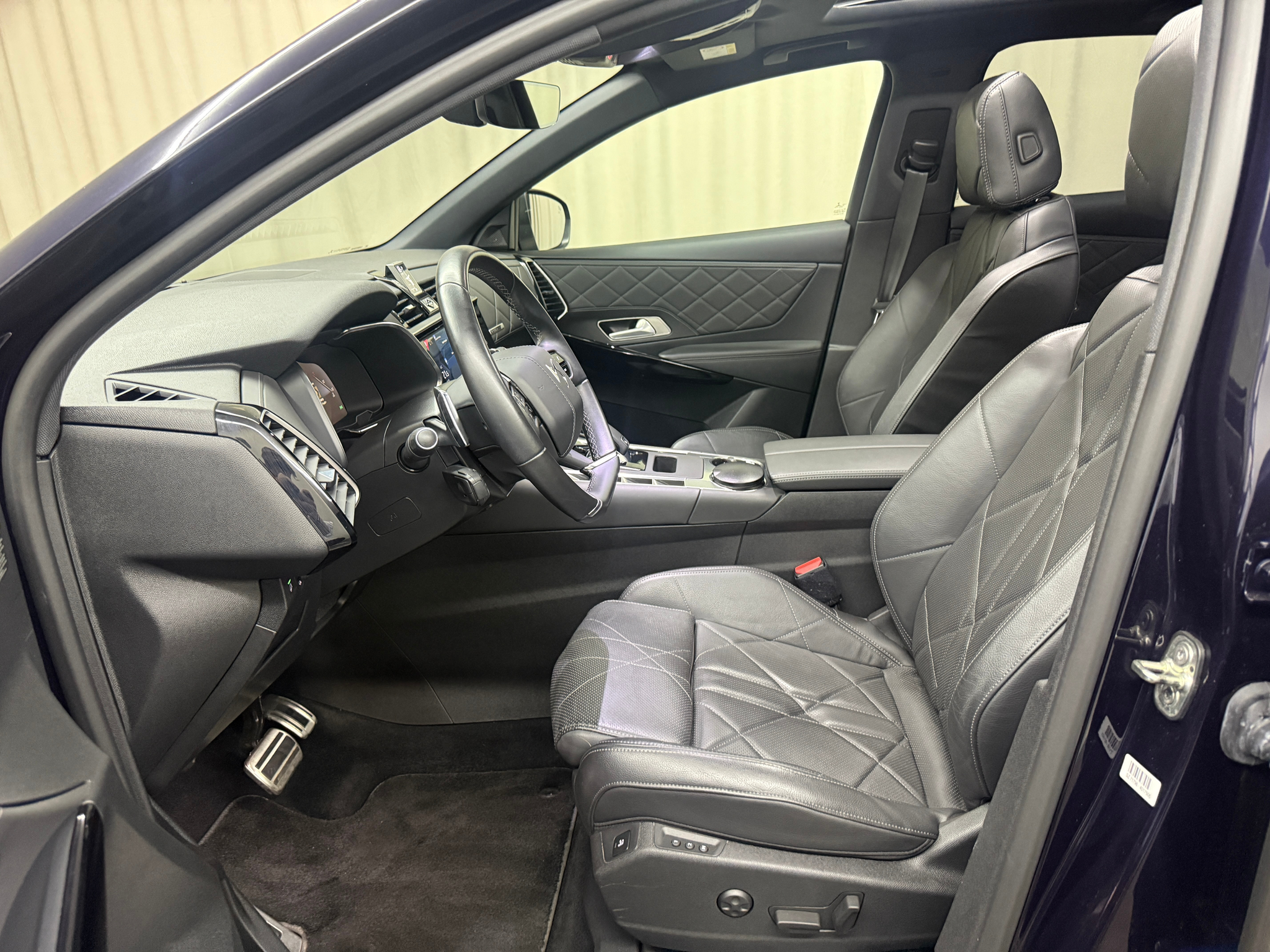 listing desktop thumbnail image 6