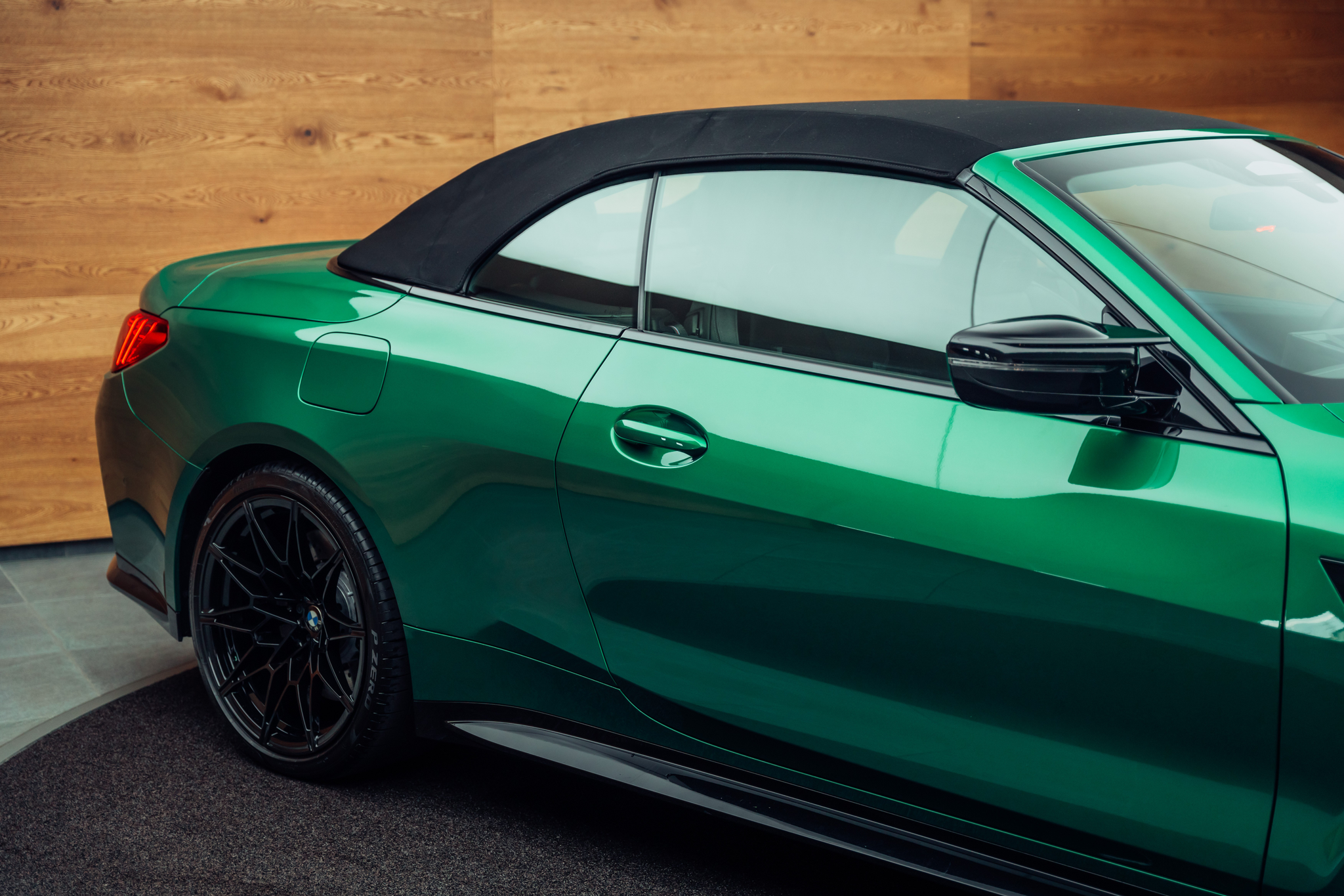 listing desktop thumbnail image 24