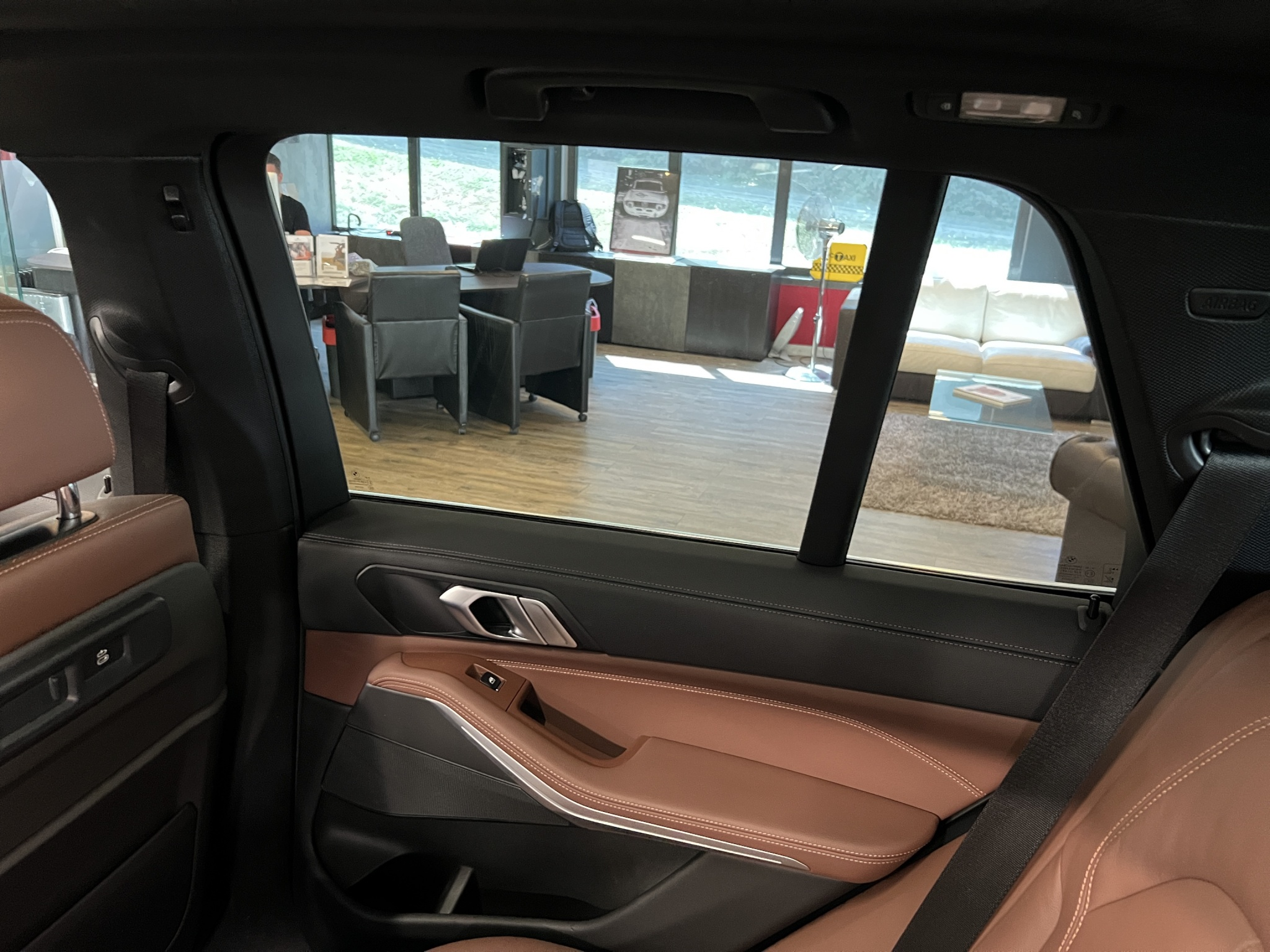 listing desktop thumbnail image 13