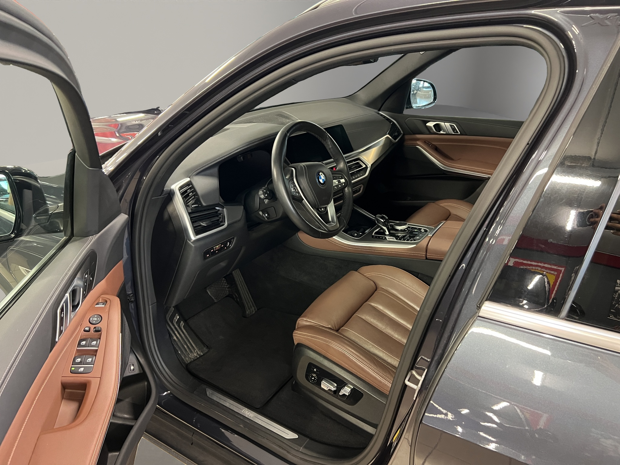 listing desktop thumbnail image 7