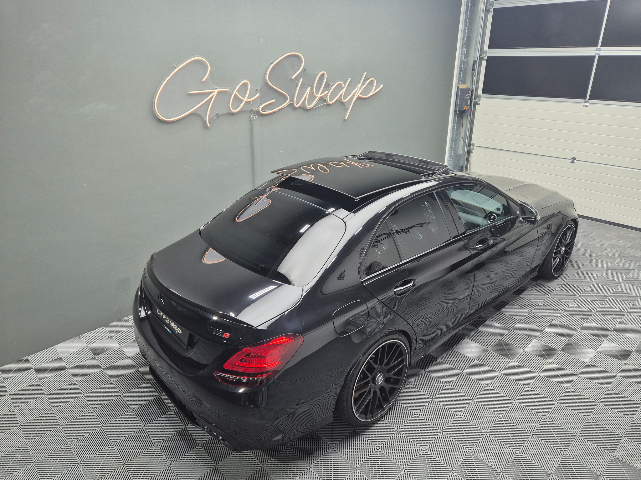 listing desktop thumbnail image 5