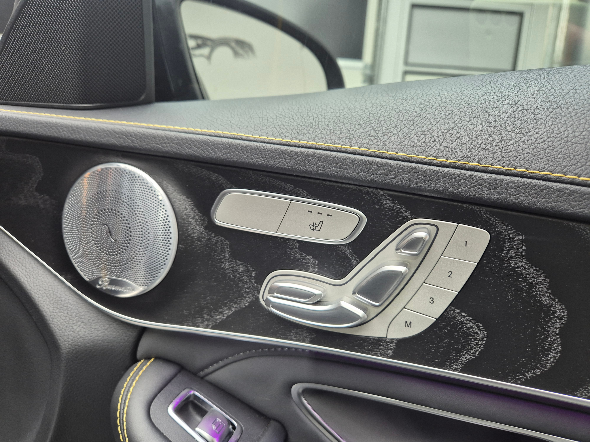 listing desktop thumbnail image 15