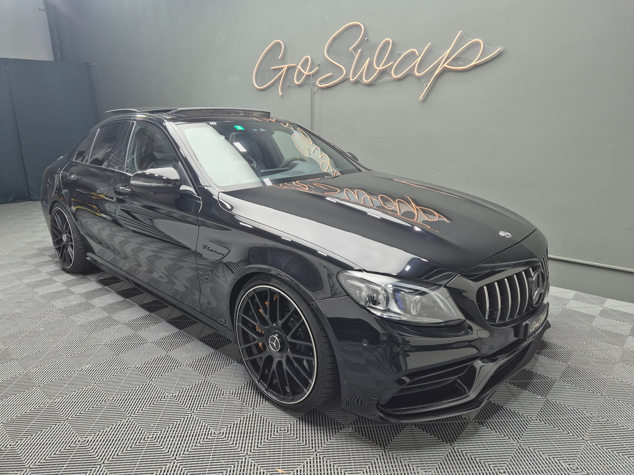 listing desktop thumbnail image 1