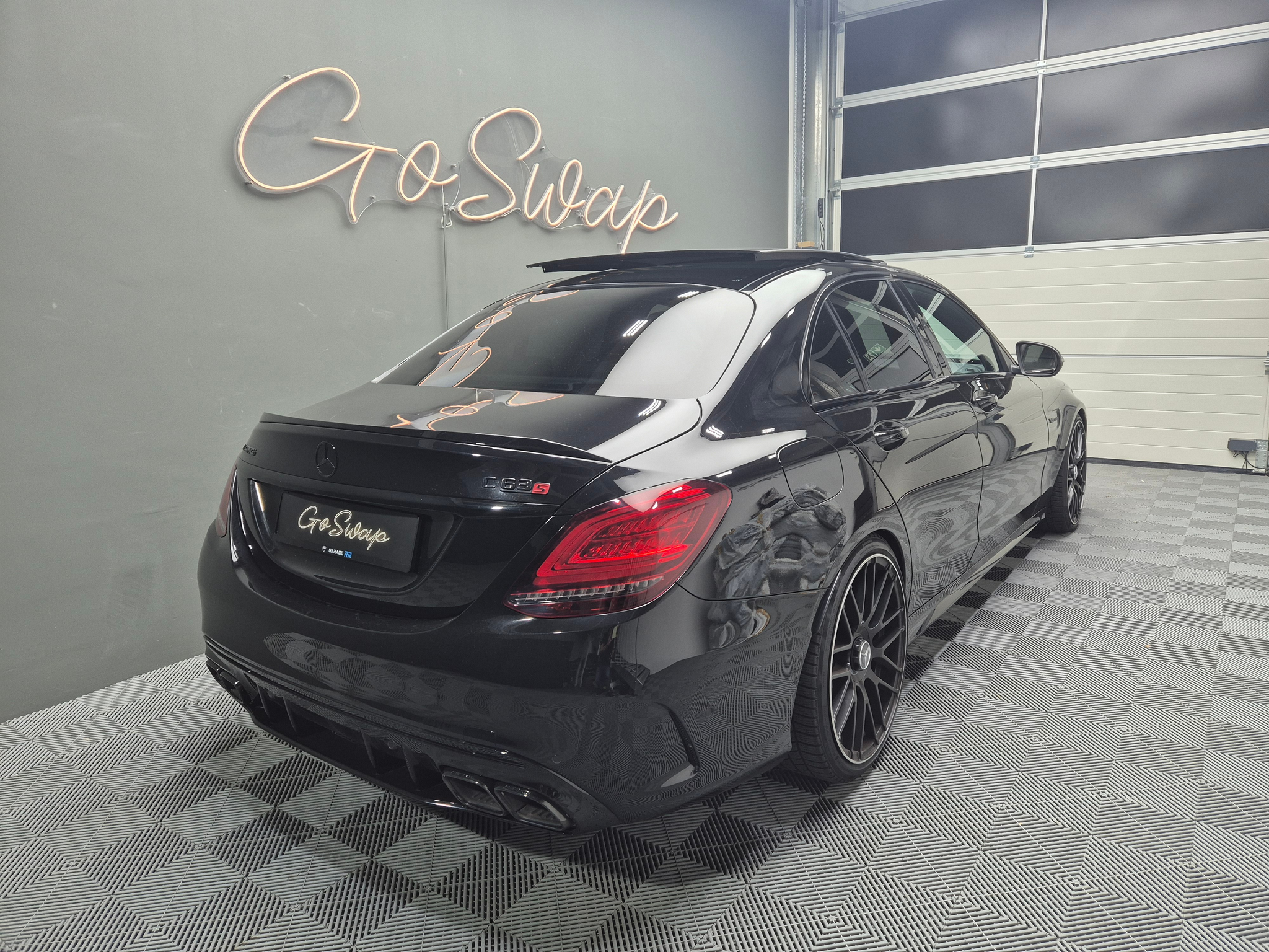 listing desktop thumbnail image 4