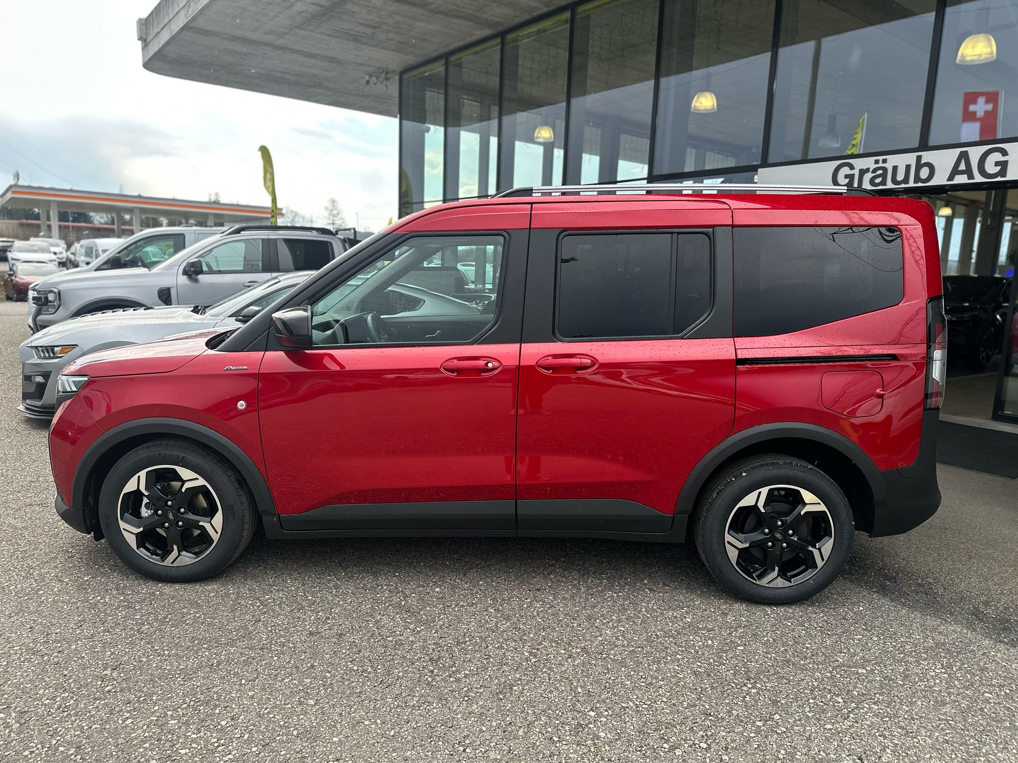 listing desktop thumbnail image 4