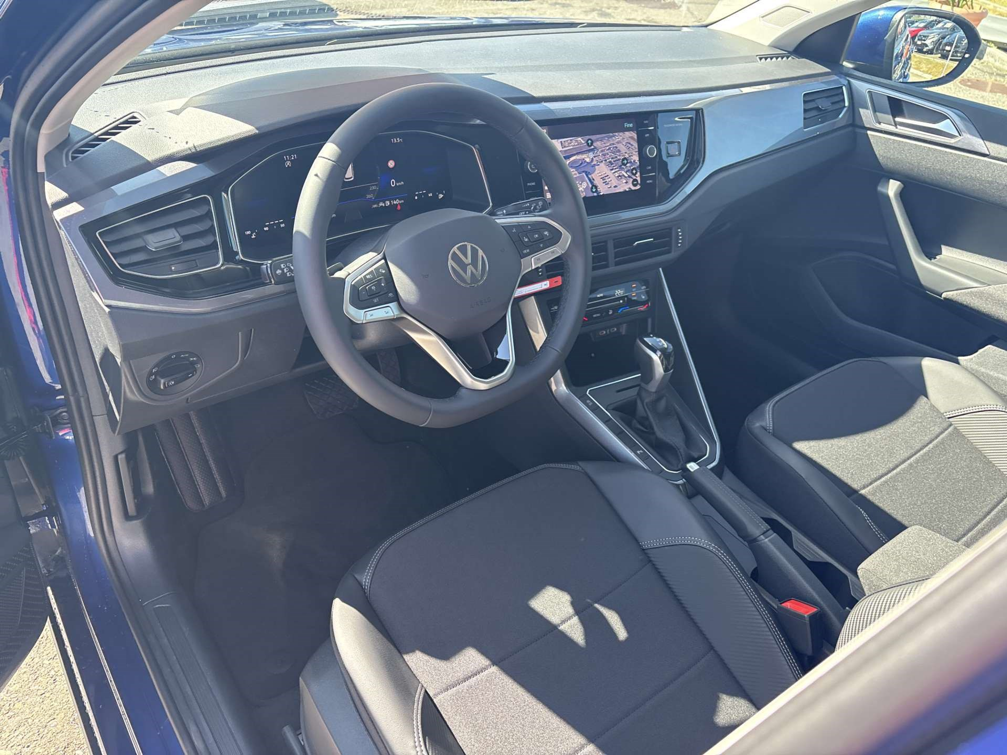 listing desktop thumbnail image 4