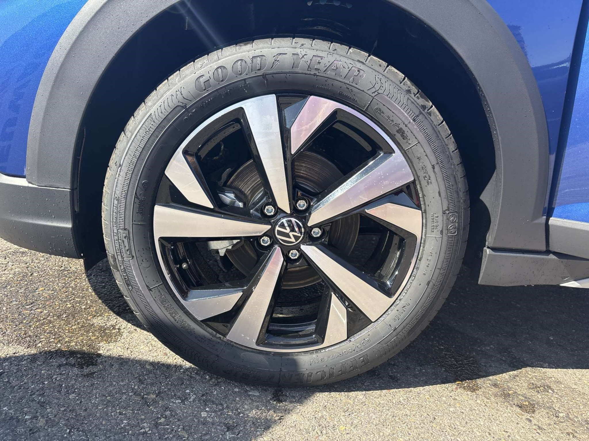 listing desktop thumbnail image 8