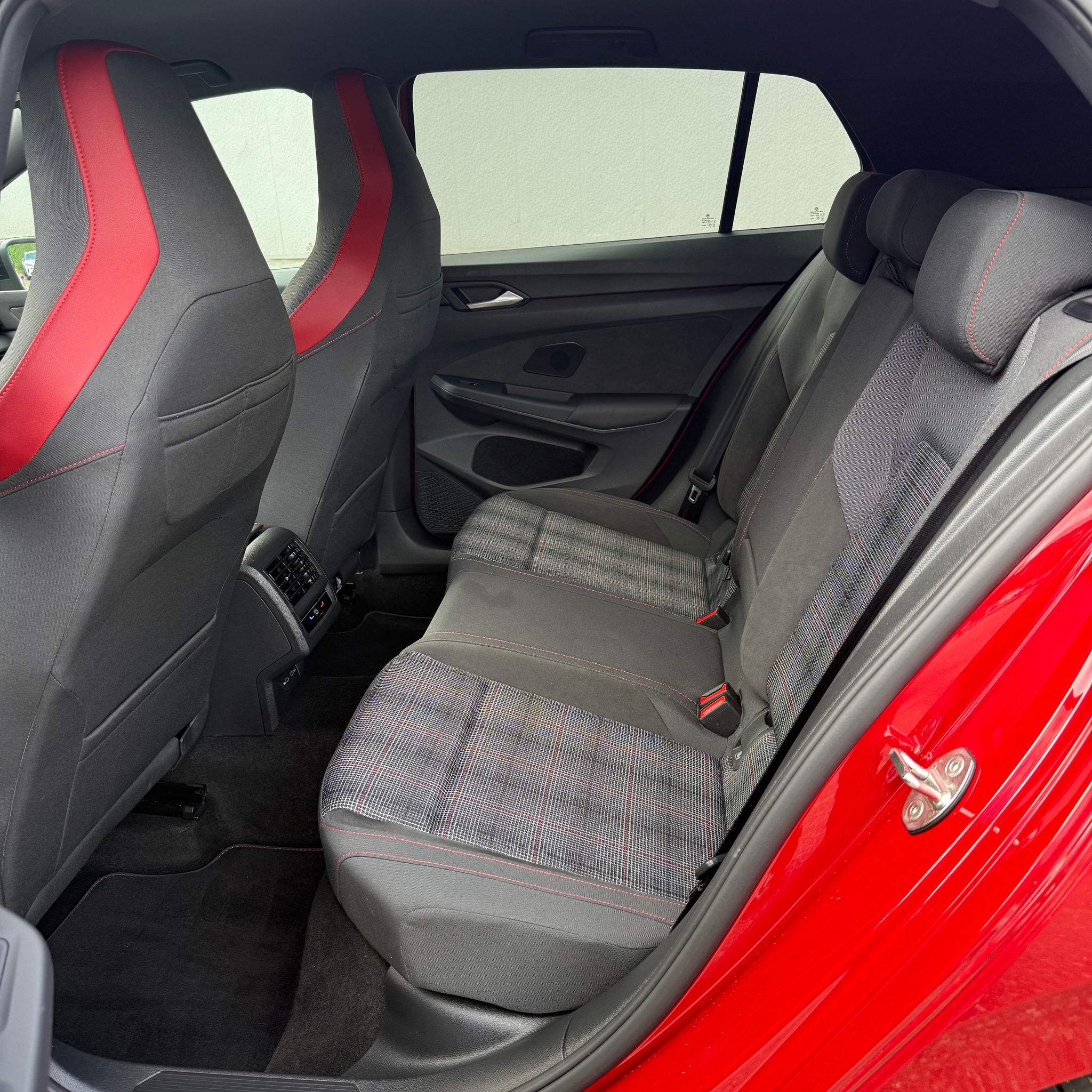 listing desktop thumbnail image 14