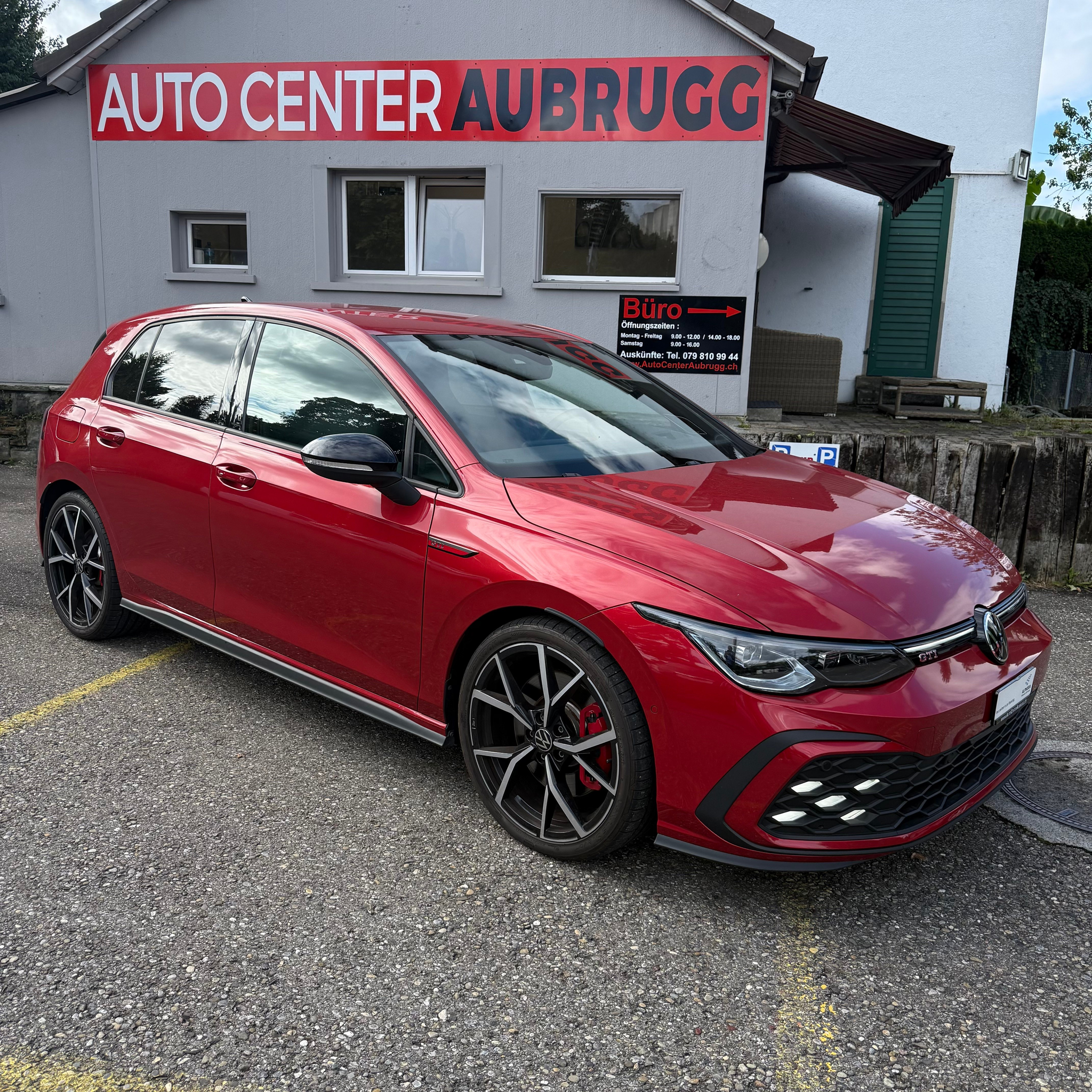 listing desktop thumbnail image 4