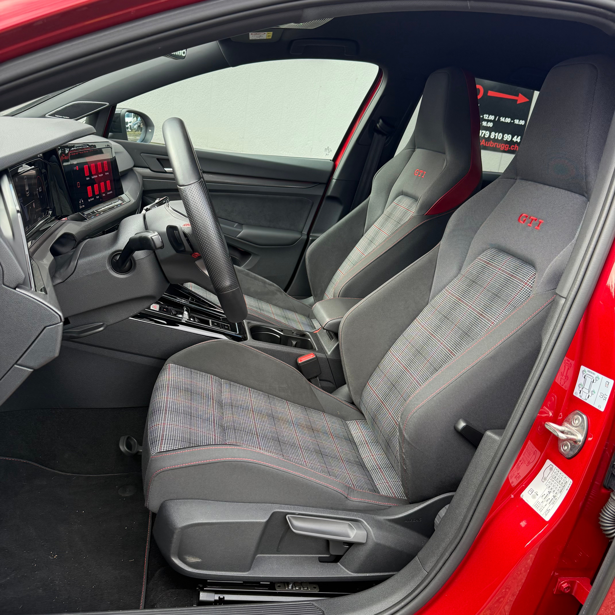 listing desktop thumbnail image 13