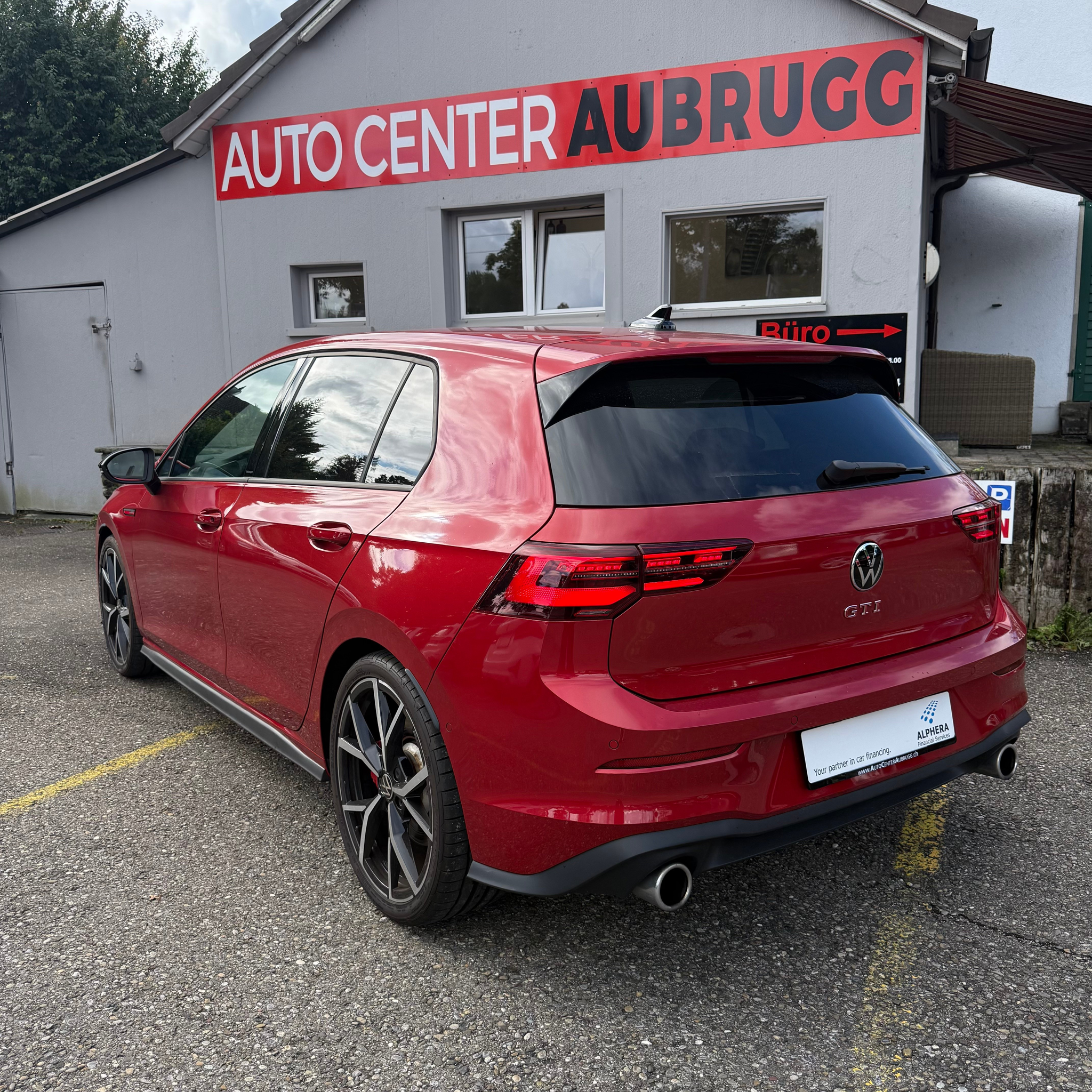 listing desktop thumbnail image 2