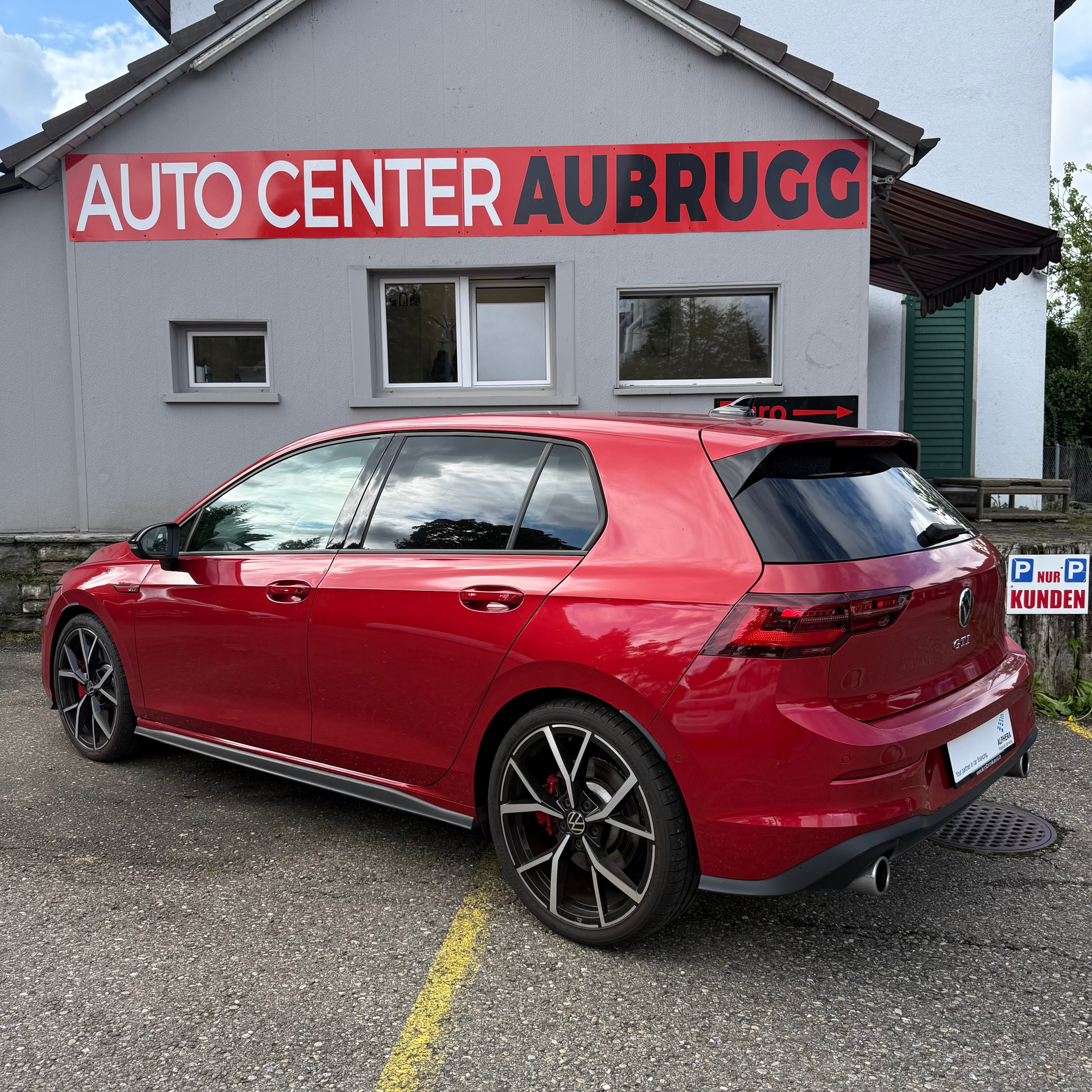 listing desktop thumbnail image 1