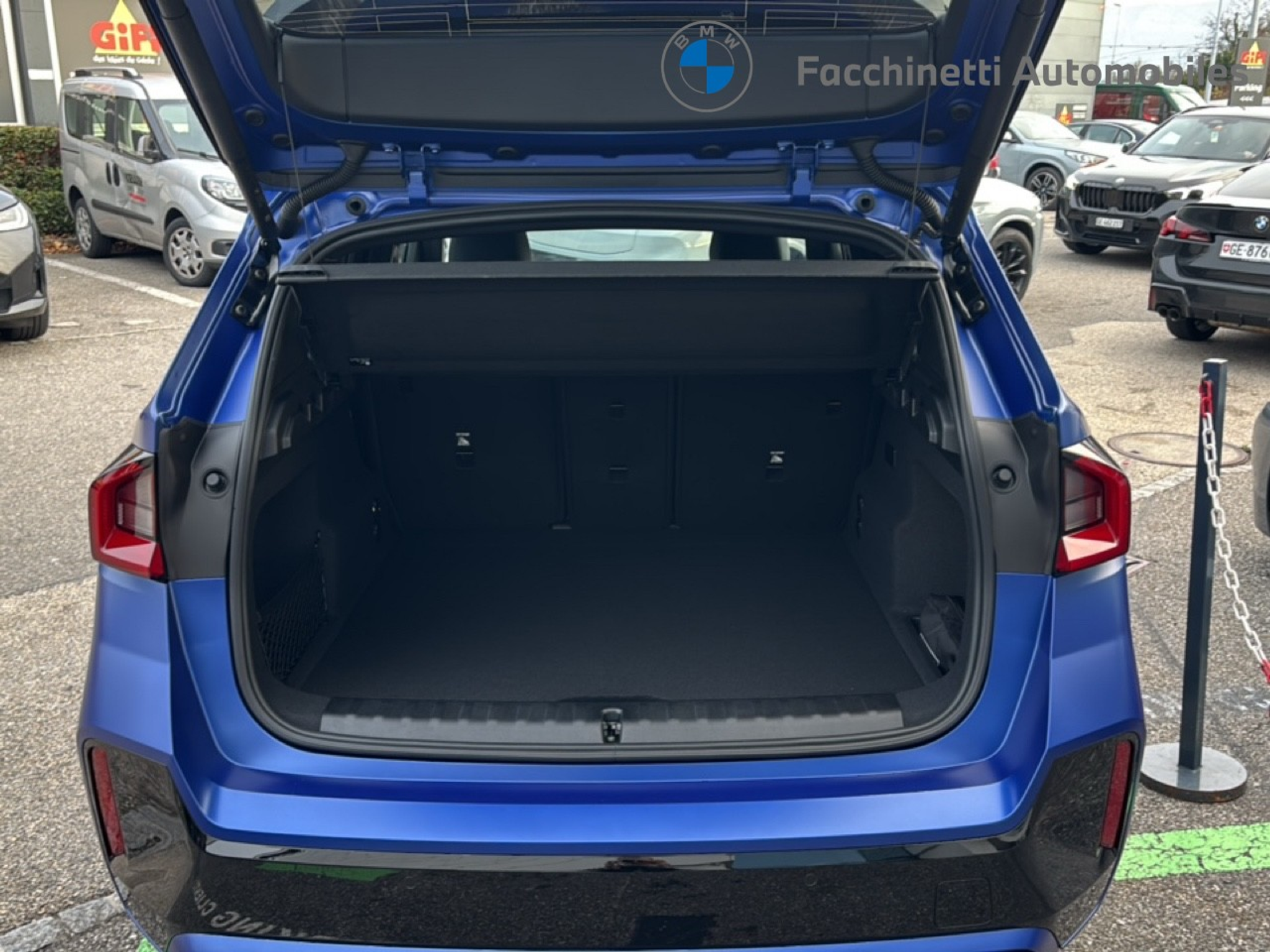 listing desktop thumbnail image 11