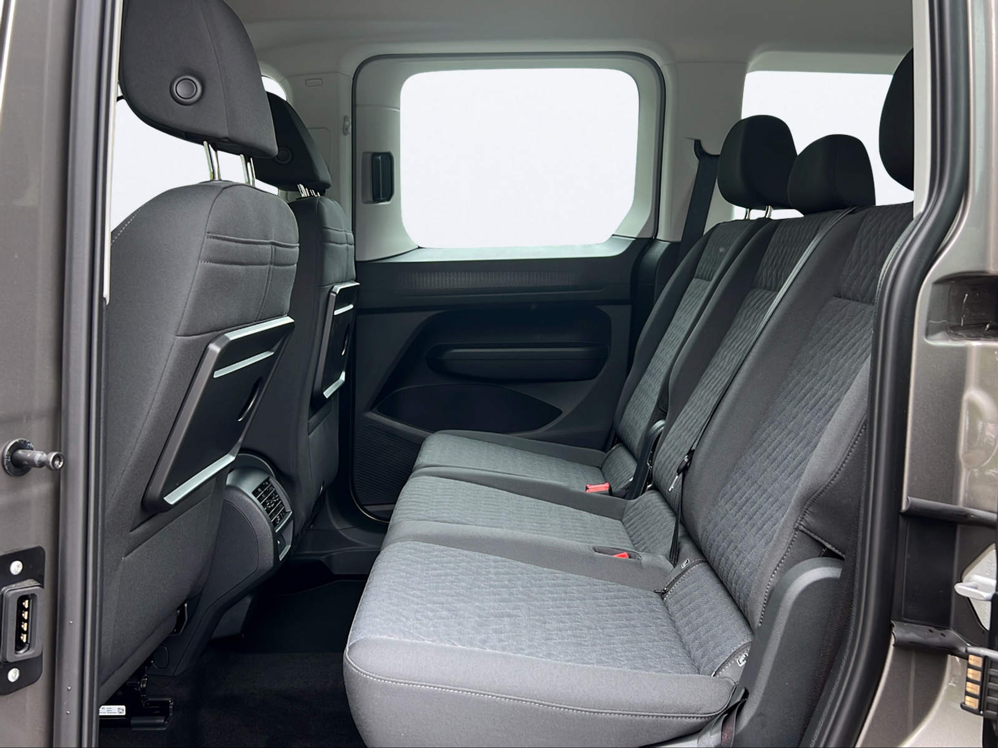 listing desktop thumbnail image 14