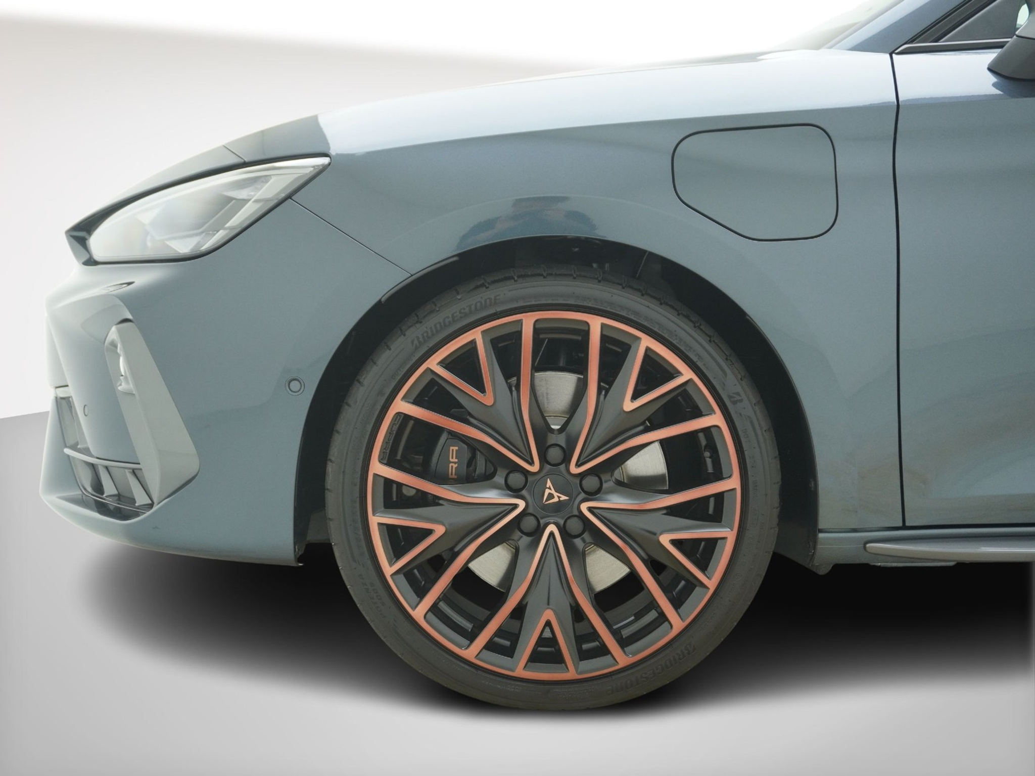 listing desktop thumbnail image 9