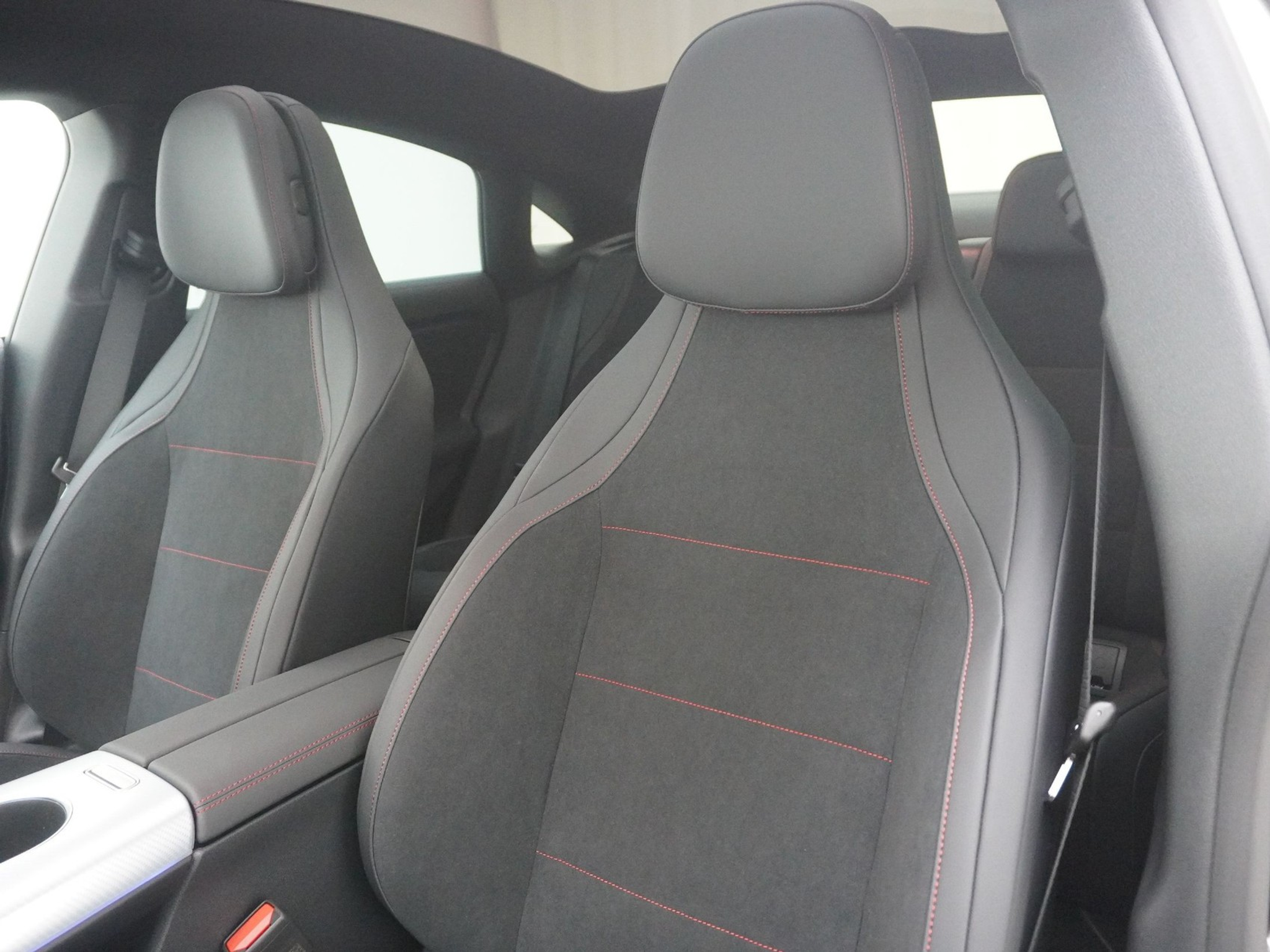 listing desktop thumbnail image 4