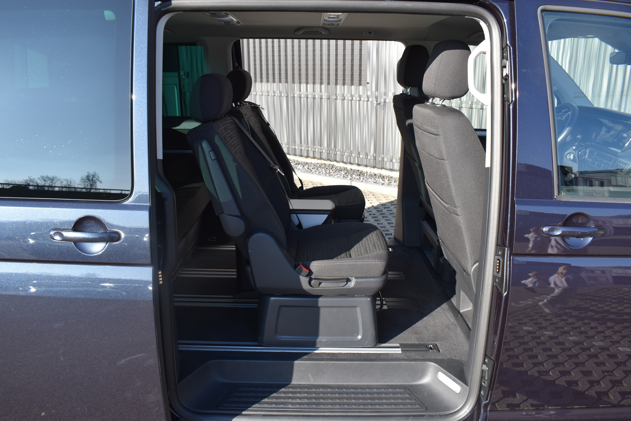 listing desktop thumbnail image 8